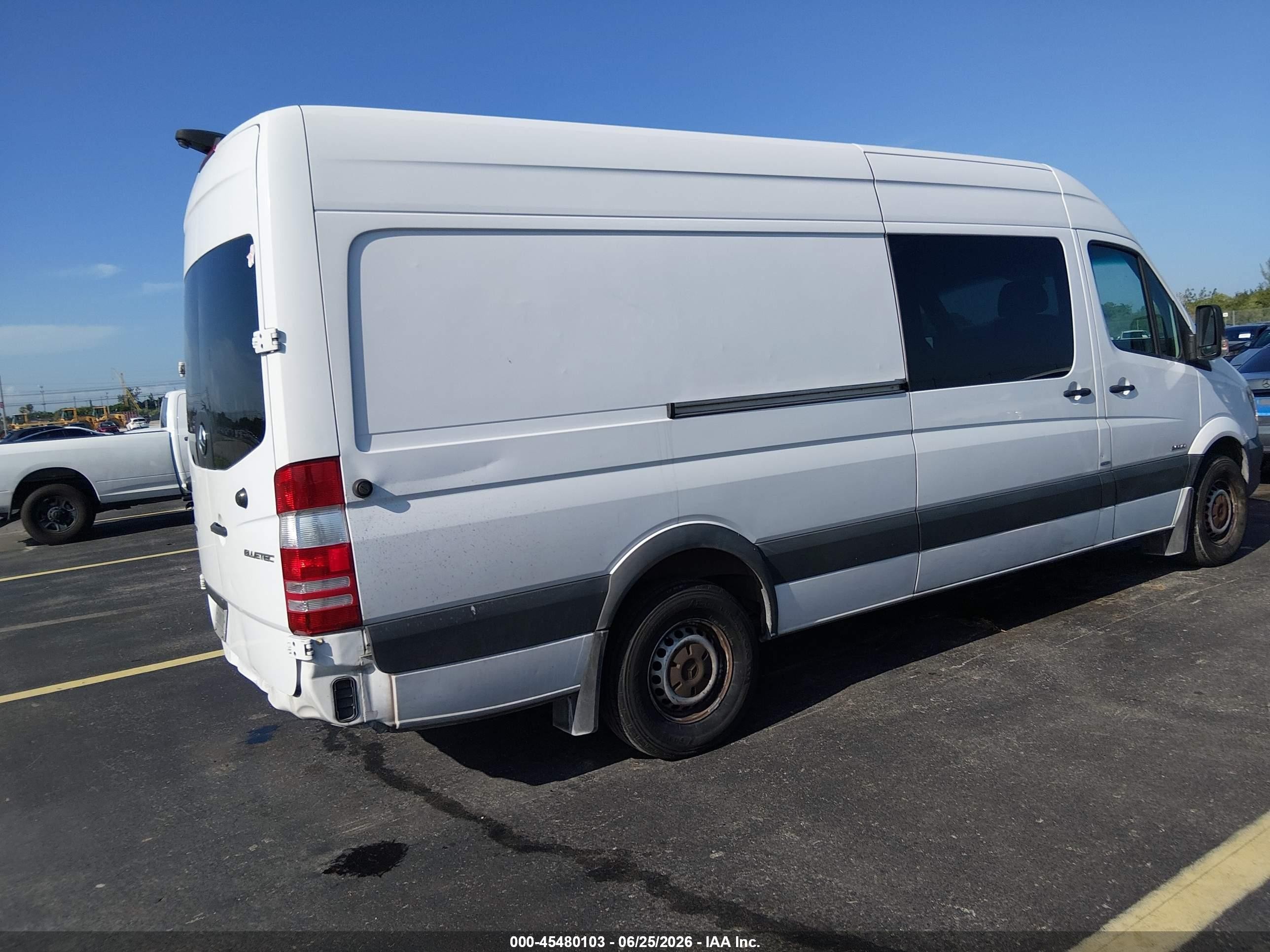 2014 Mercedes-benz Sprinter 2500 High  Roof White vin: WD4PE8DC4E5944404