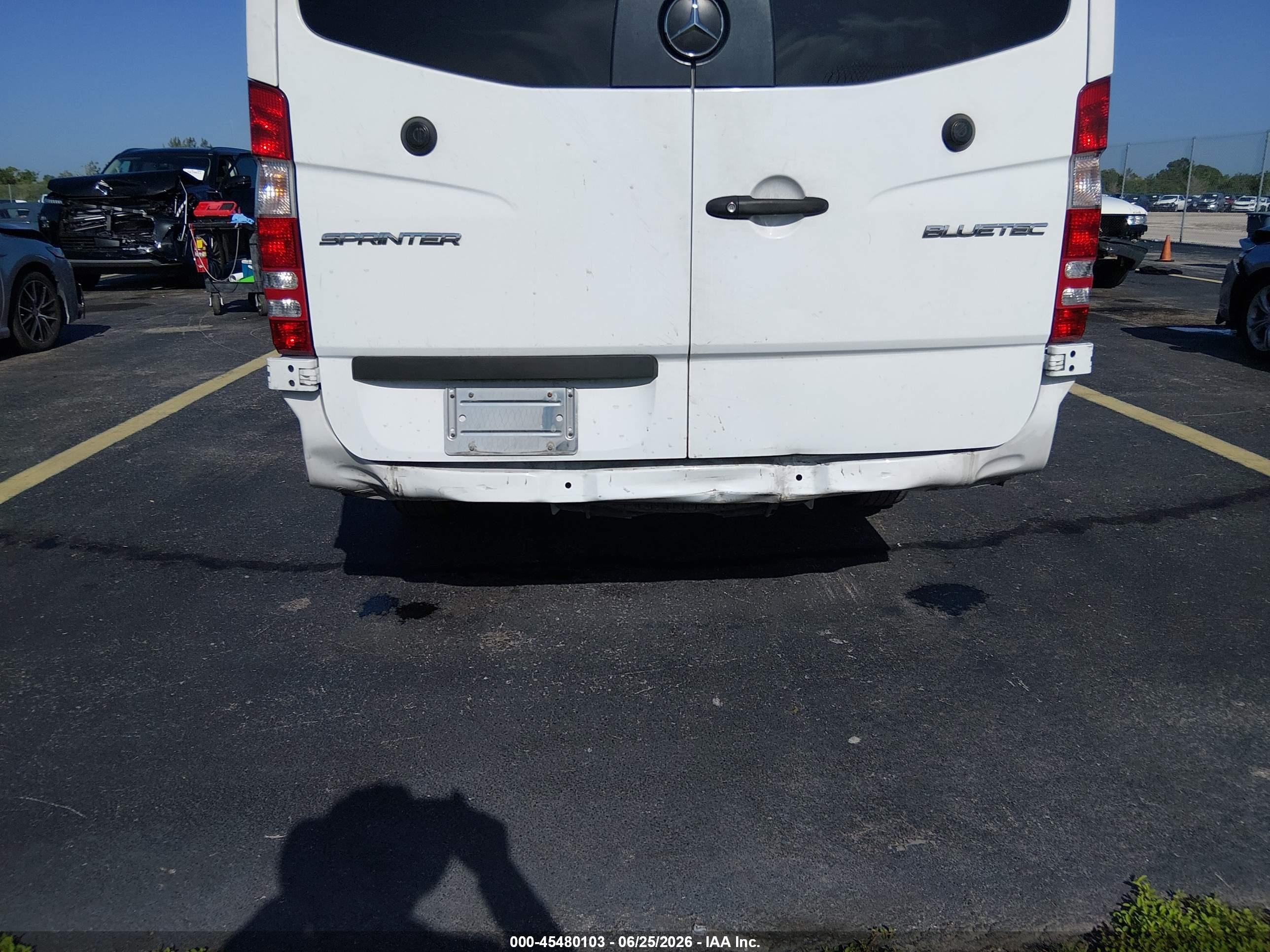 2014 Mercedes-benz Sprinter 2500 High  Roof White vin: WD4PE8DC4E5944404