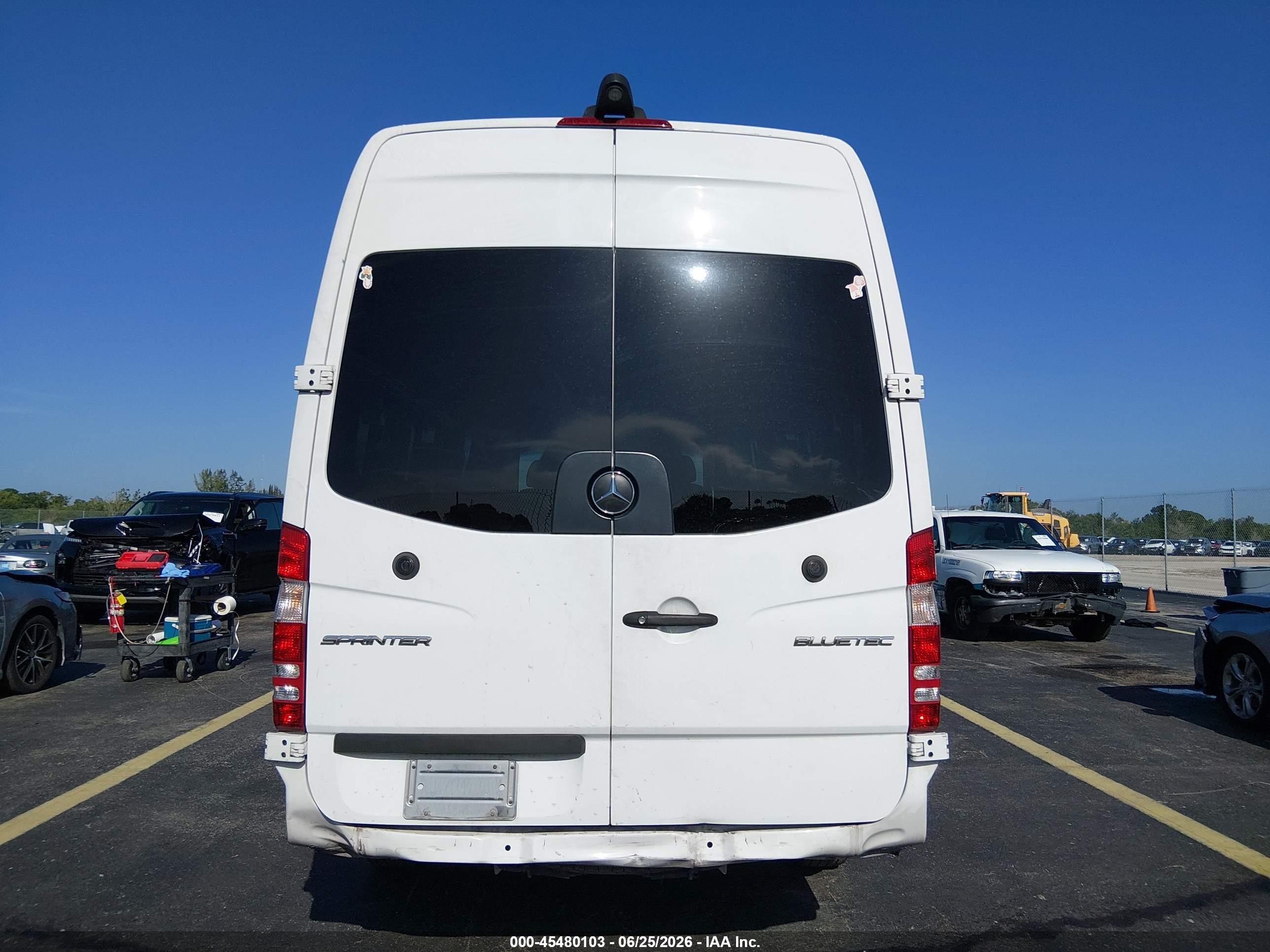2014 Mercedes-benz Sprinter 2500 High  Roof White vin: WD4PE8DC4E5944404