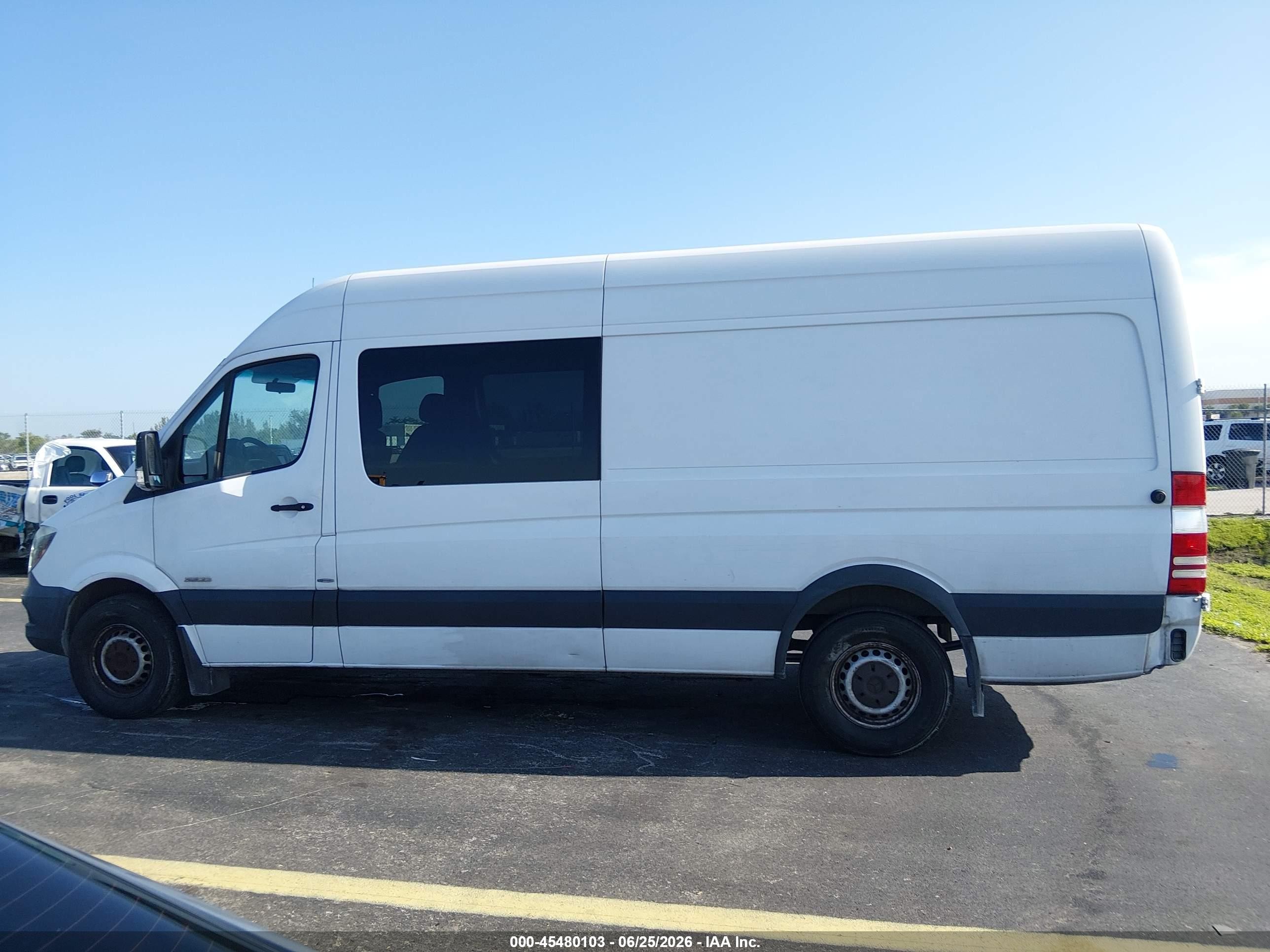 2014 Mercedes-benz Sprinter 2500 High  Roof White vin: WD4PE8DC4E5944404