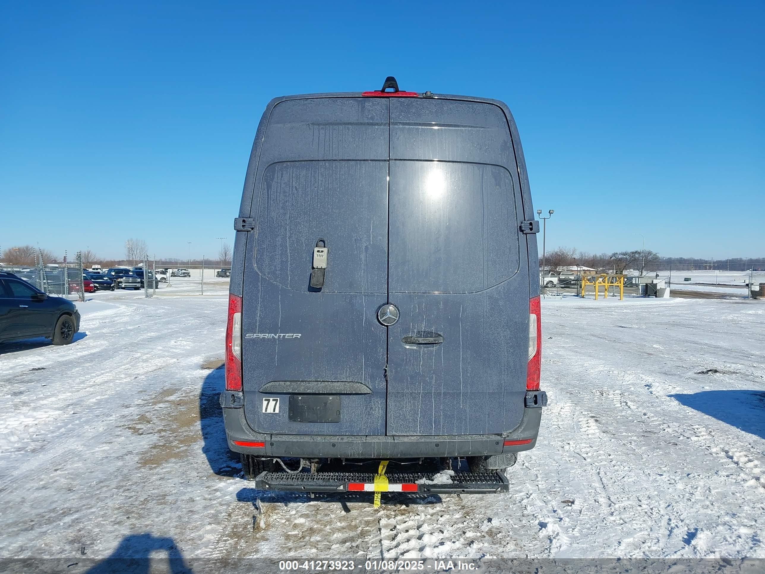 2019 Mercedes-benz Sprinter 2500 High Roof V6/standard Roof V6 Blue vin: WD4PF0CD5KP047777