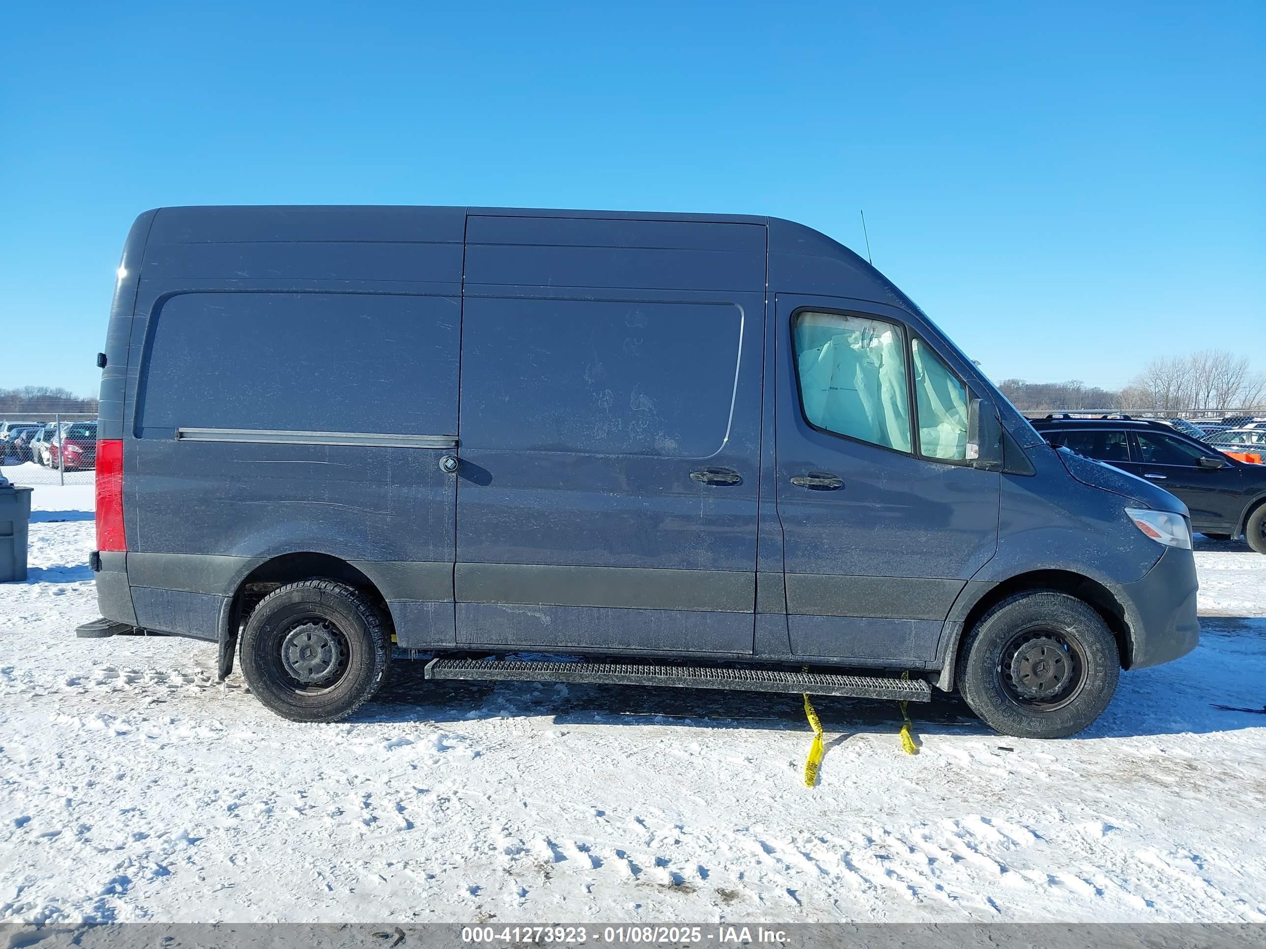 2019 Mercedes-benz Sprinter 2500 High Roof V6/standard Roof V6 Blue vin: WD4PF0CD5KP047777