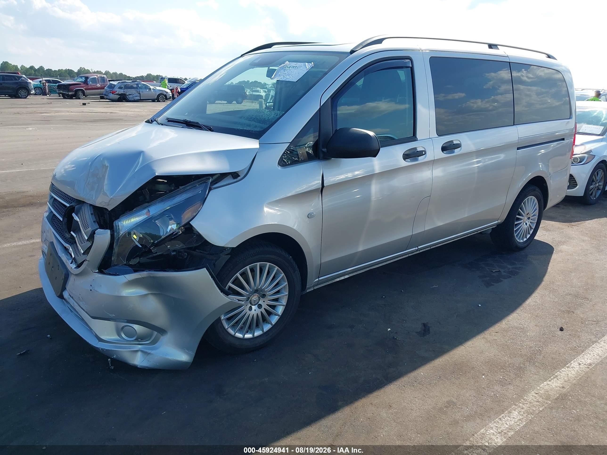 2018 Mercedes-benz Metris Серебряный vin: WD4PG2EE8J3394735