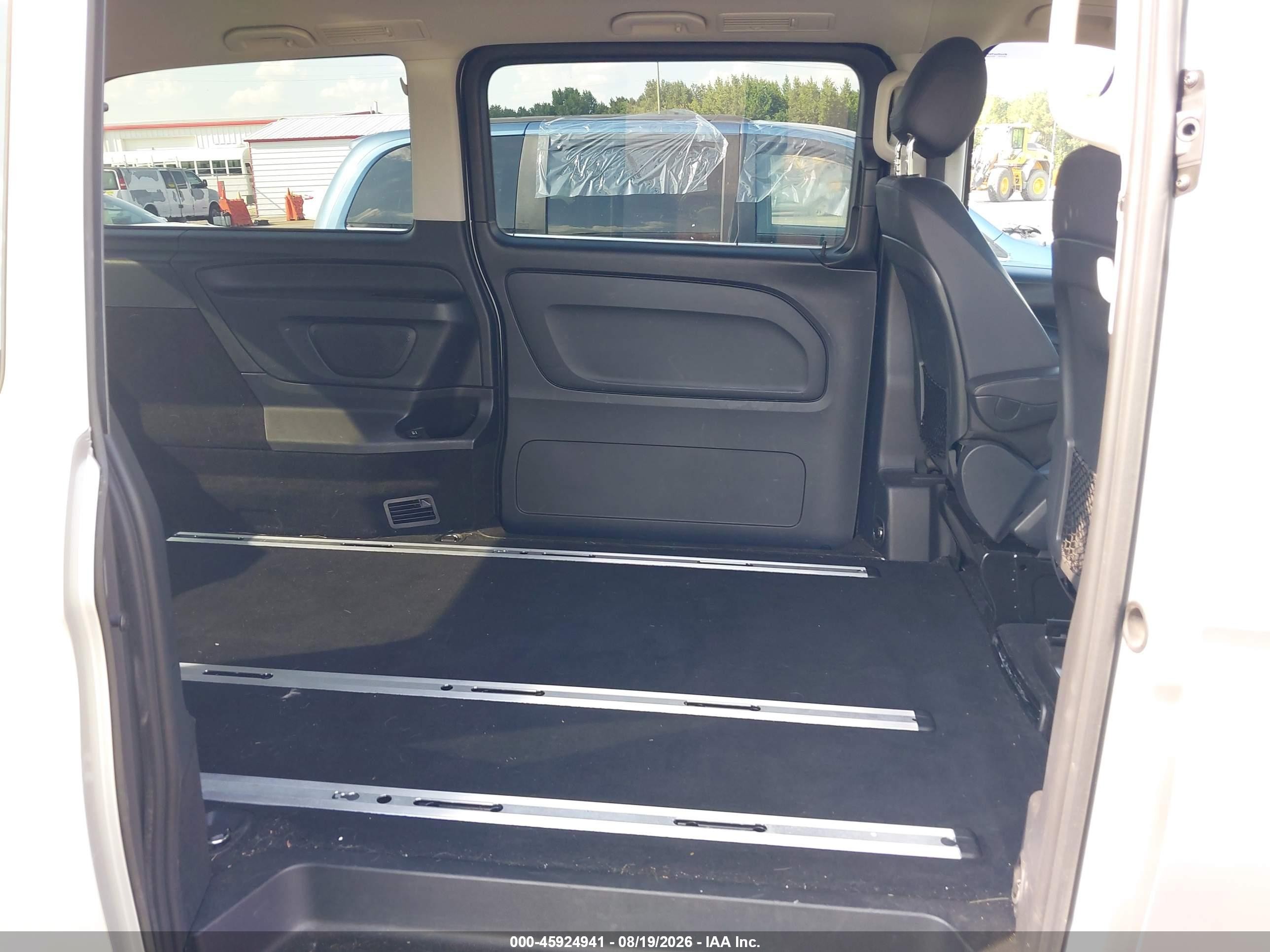 2018 Mercedes-benz Metris Серебряный vin: WD4PG2EE8J3394735