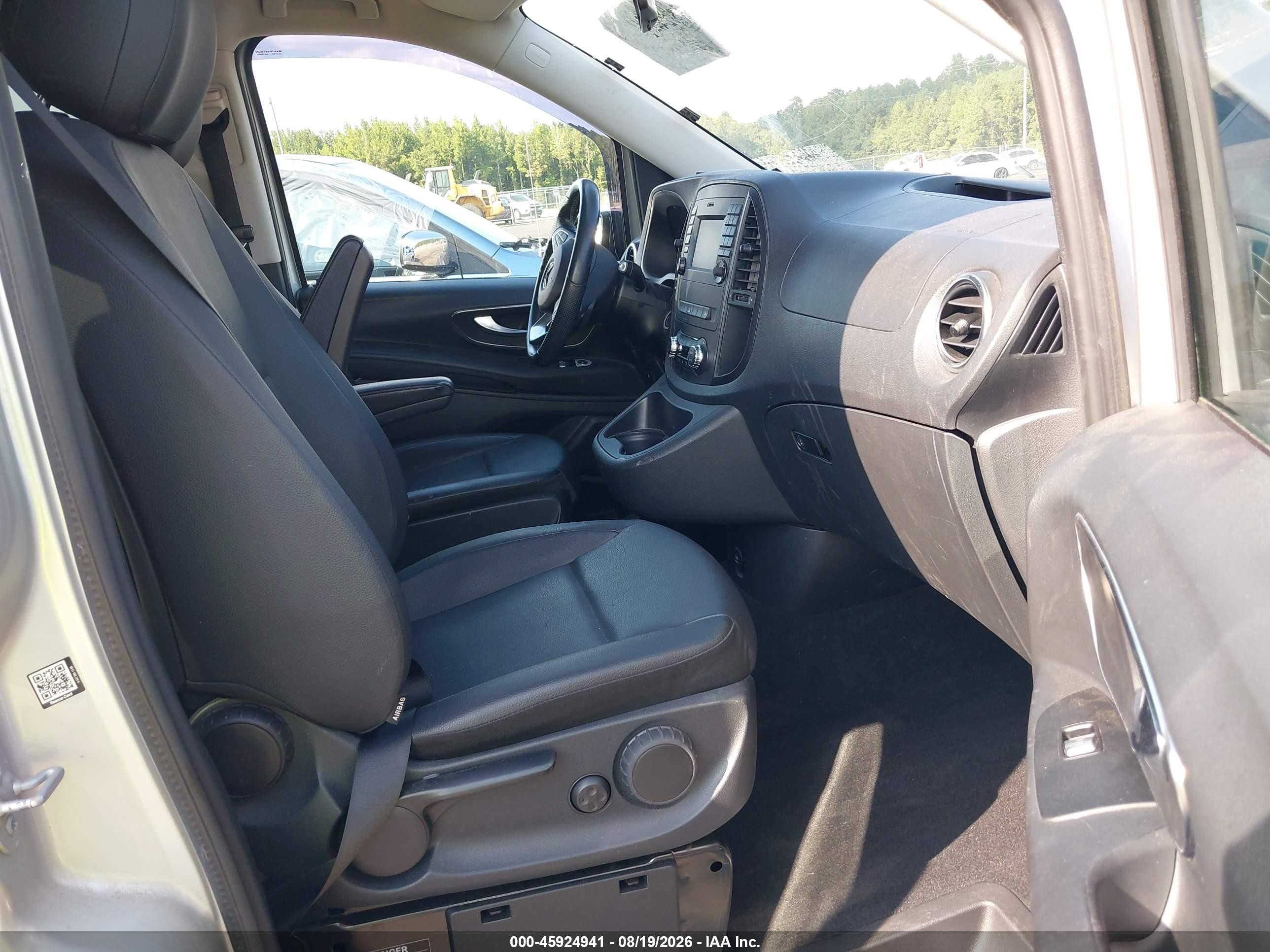 2018 Mercedes-benz Metris Серебряный vin: WD4PG2EE8J3394735