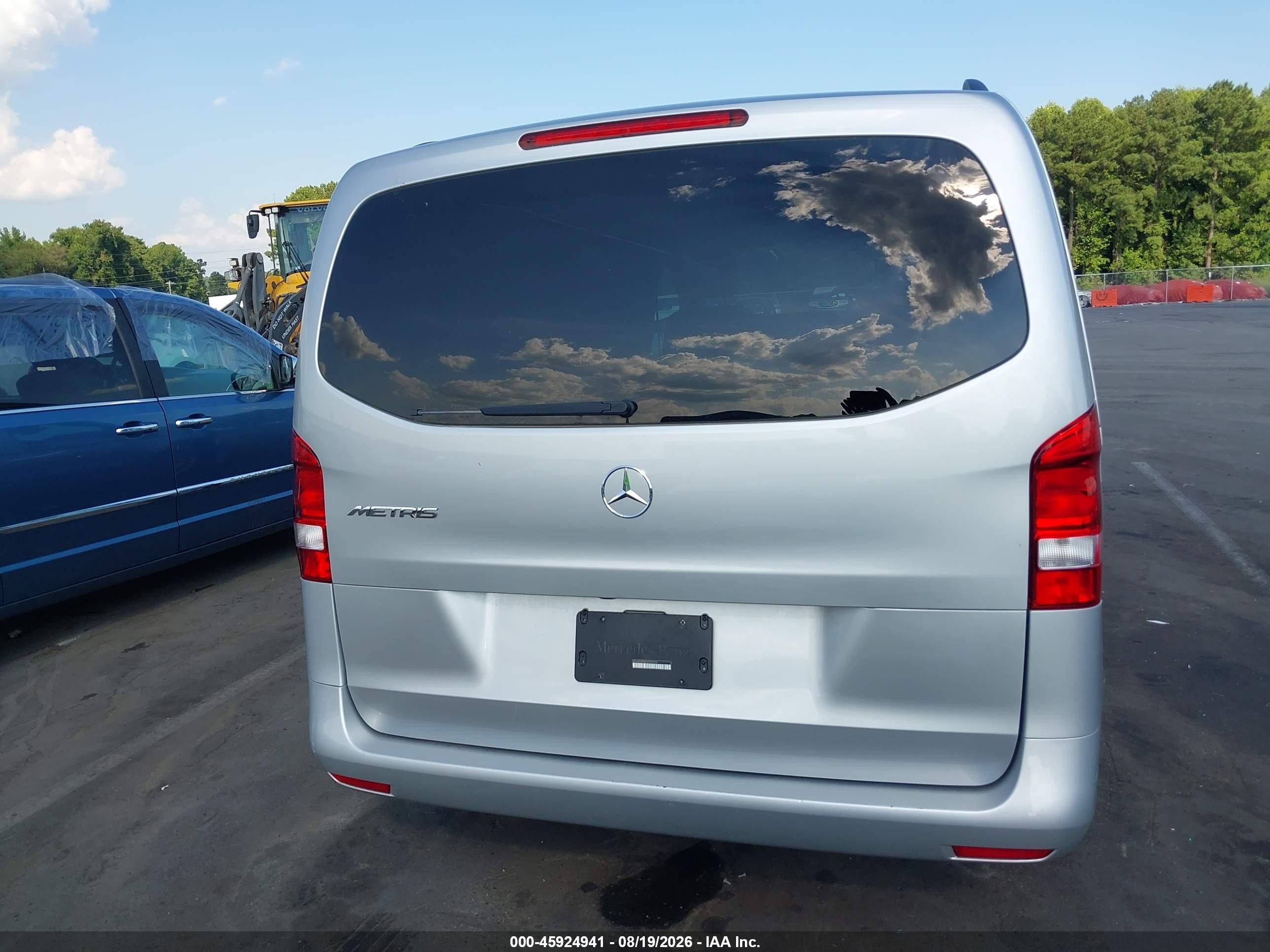 2018 Mercedes-benz Metris Серебряный vin: WD4PG2EE8J3394735