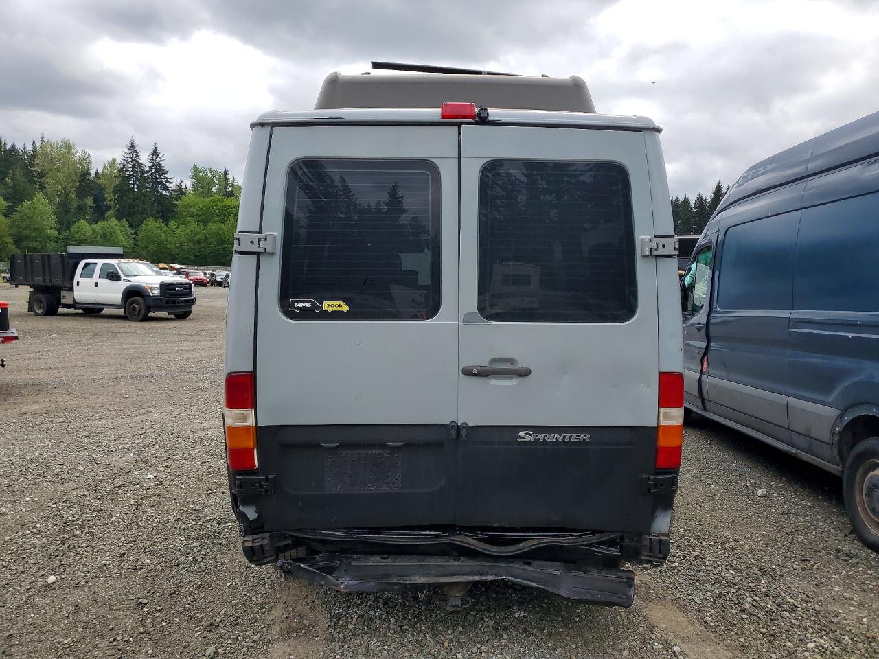 2005 Dodge Sprinter 2500 Two Tone vin: WD8PD644455802911