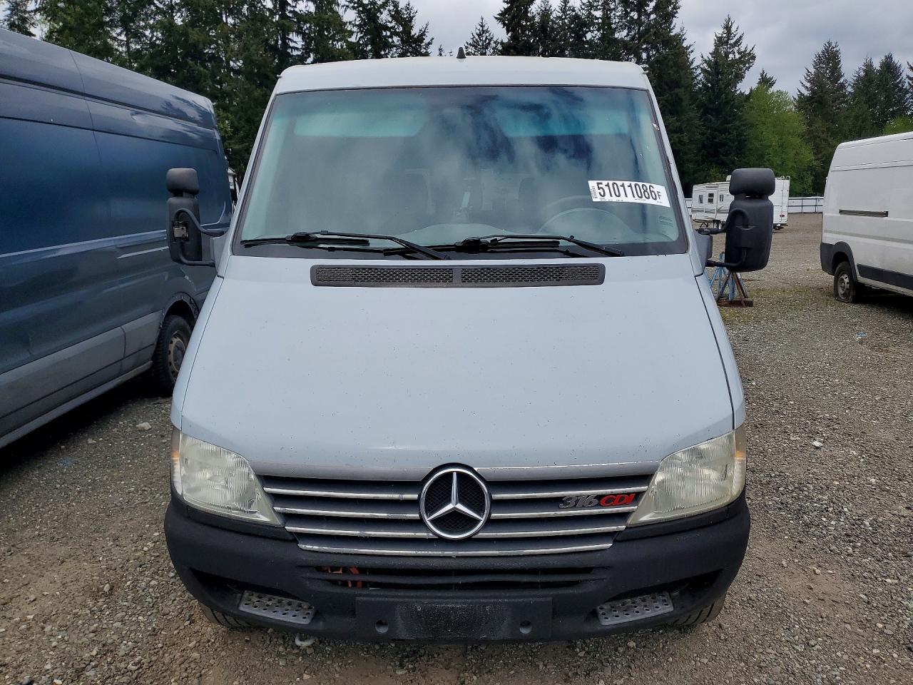 2005 Dodge Sprinter 2500 Two Tone vin: WD8PD644455802911