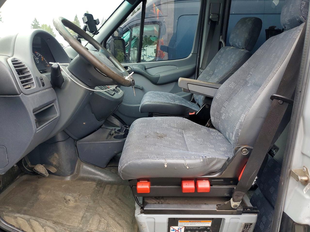 2005 Dodge Sprinter 2500 Two Tone vin: WD8PD644455802911