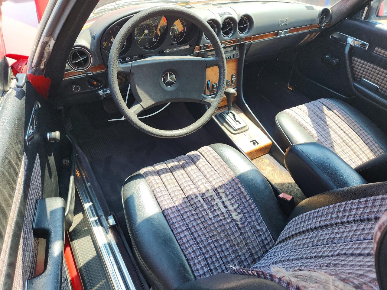 1984 Mercedes-benz 280 Red vin: WDB1070421A021454