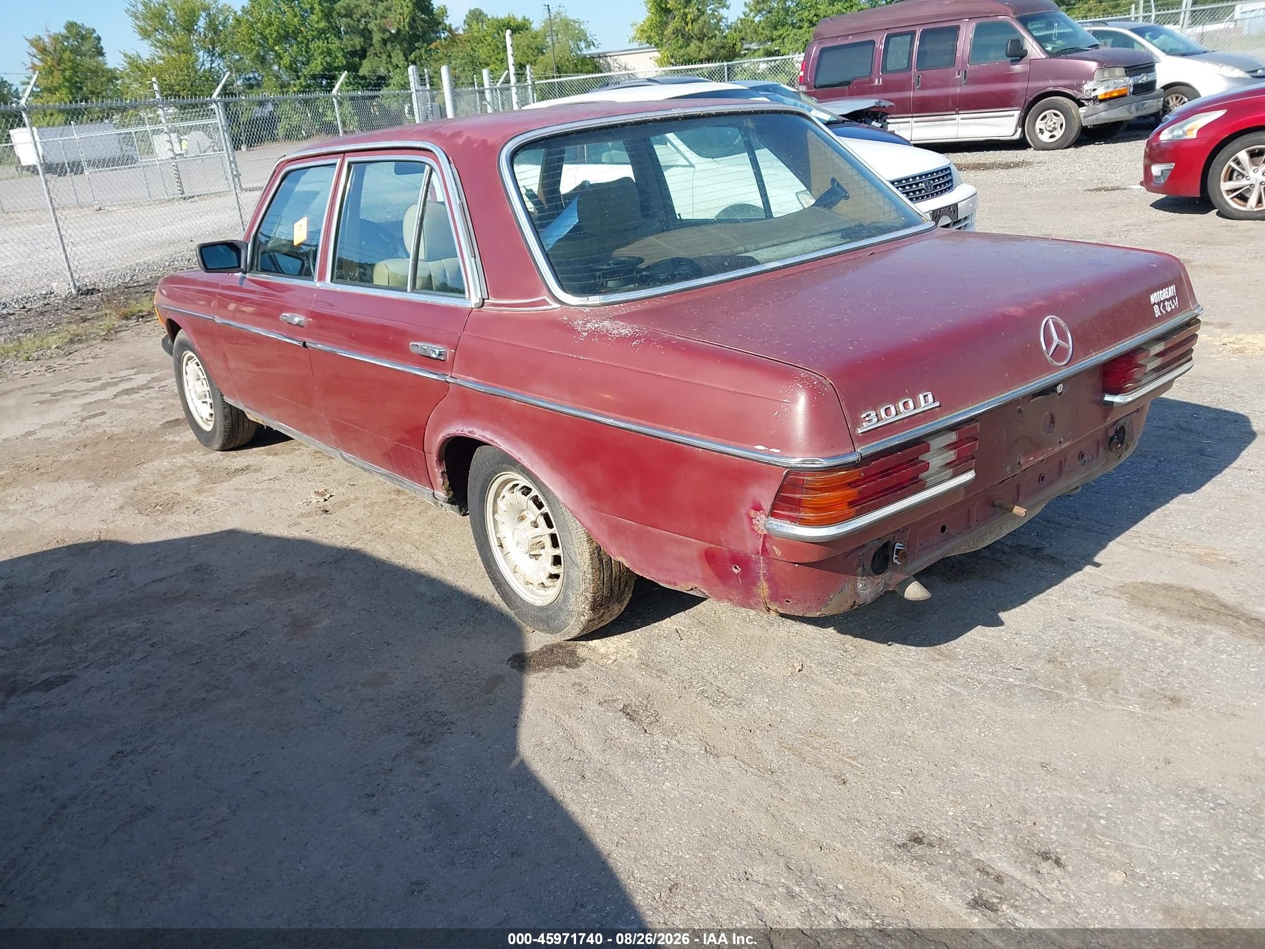 1983 Mercedes-benz B   Red vin: WDB12313012296828