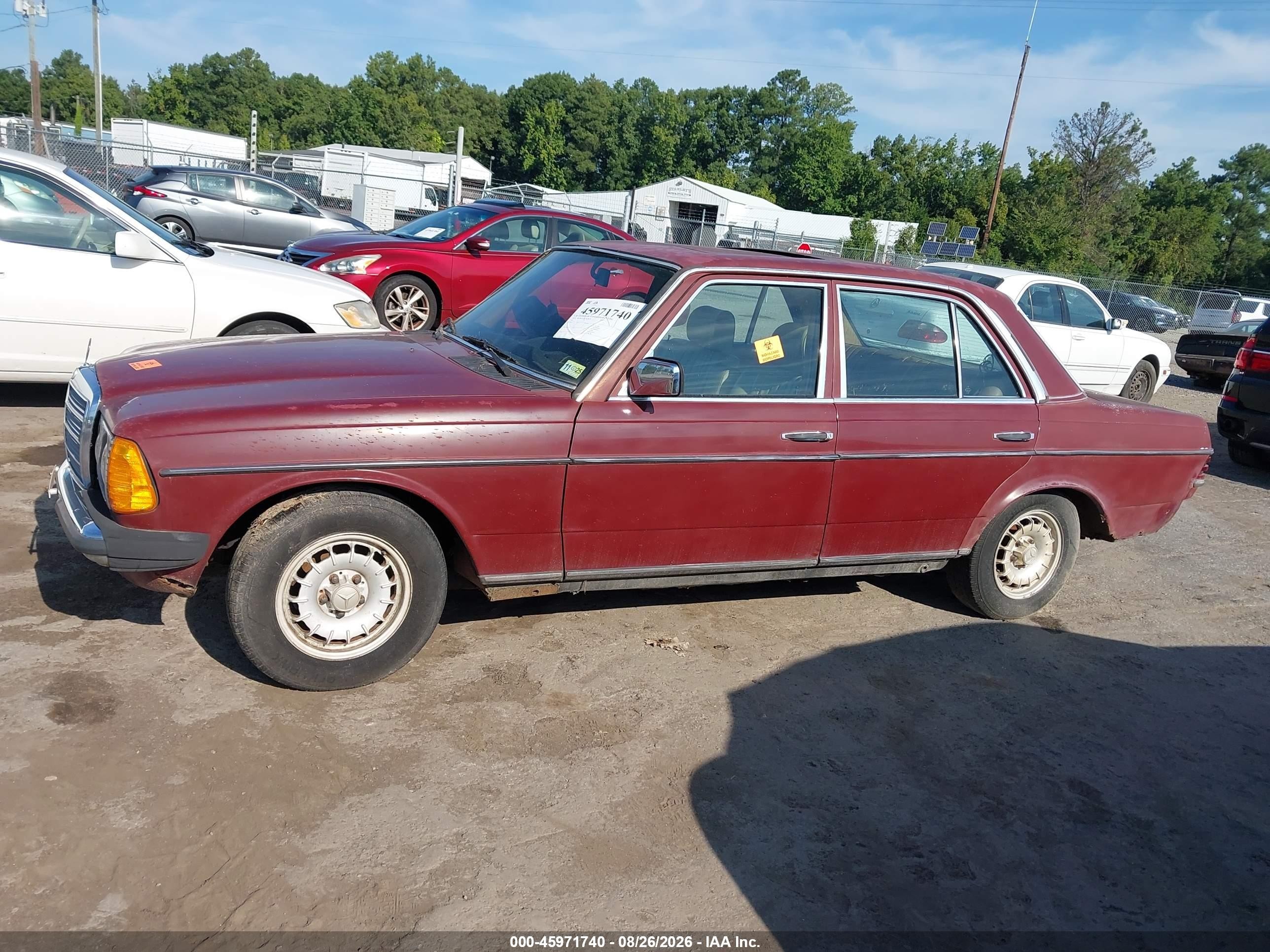 1983 Mercedes-benz B   Red vin: WDB12313012296828