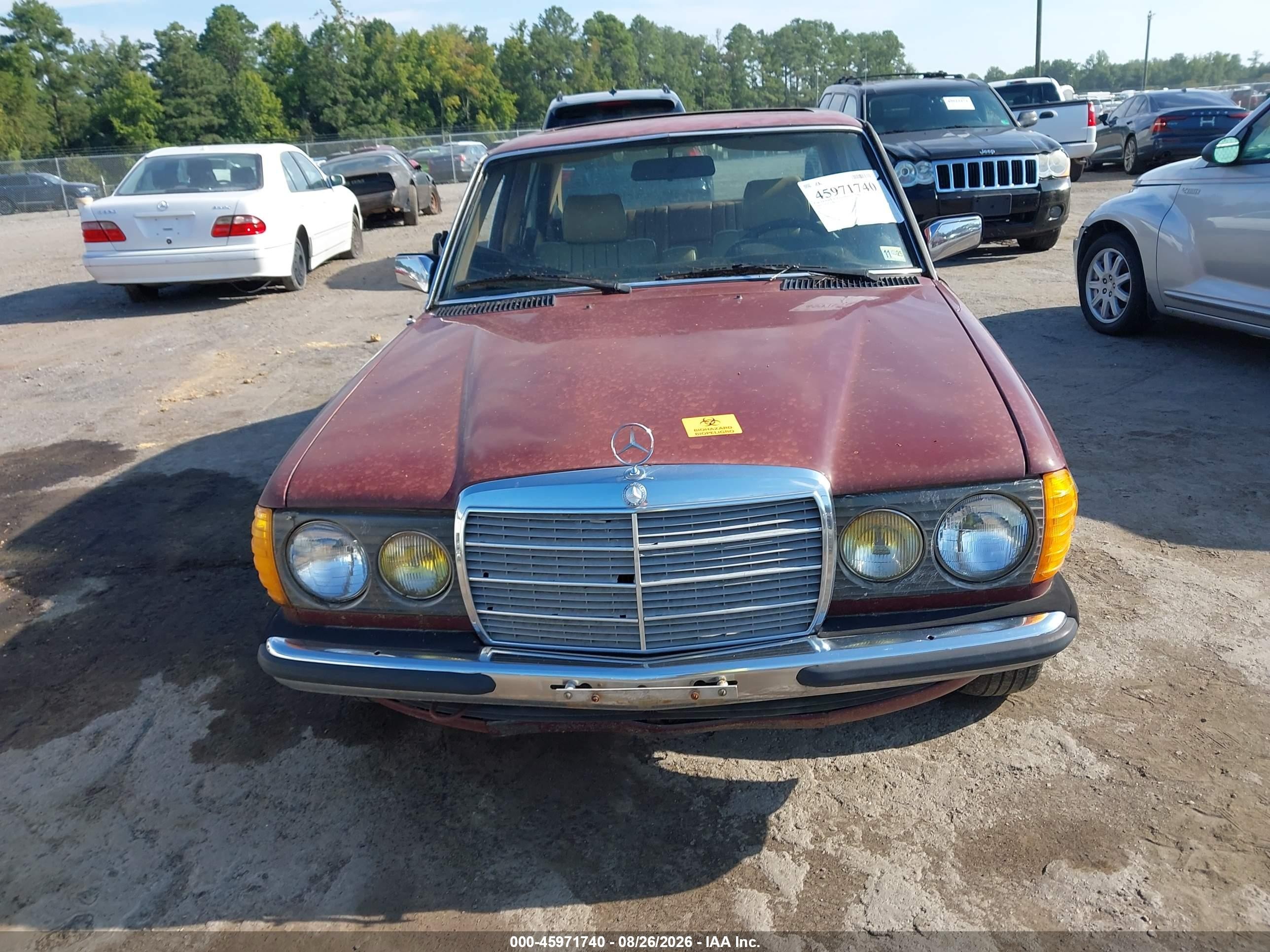 1983 Mercedes-benz B   Red vin: WDB12313012296828