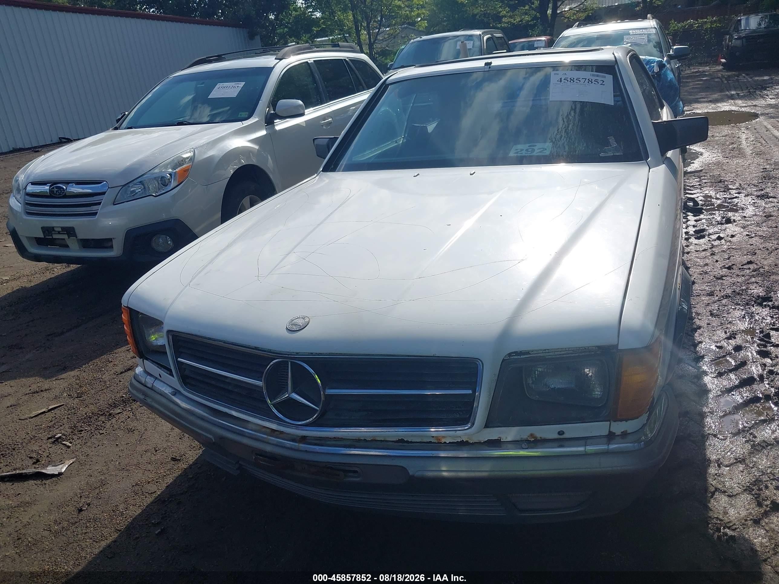 1982 Mercedes C500 White vin: WDB12604412000092