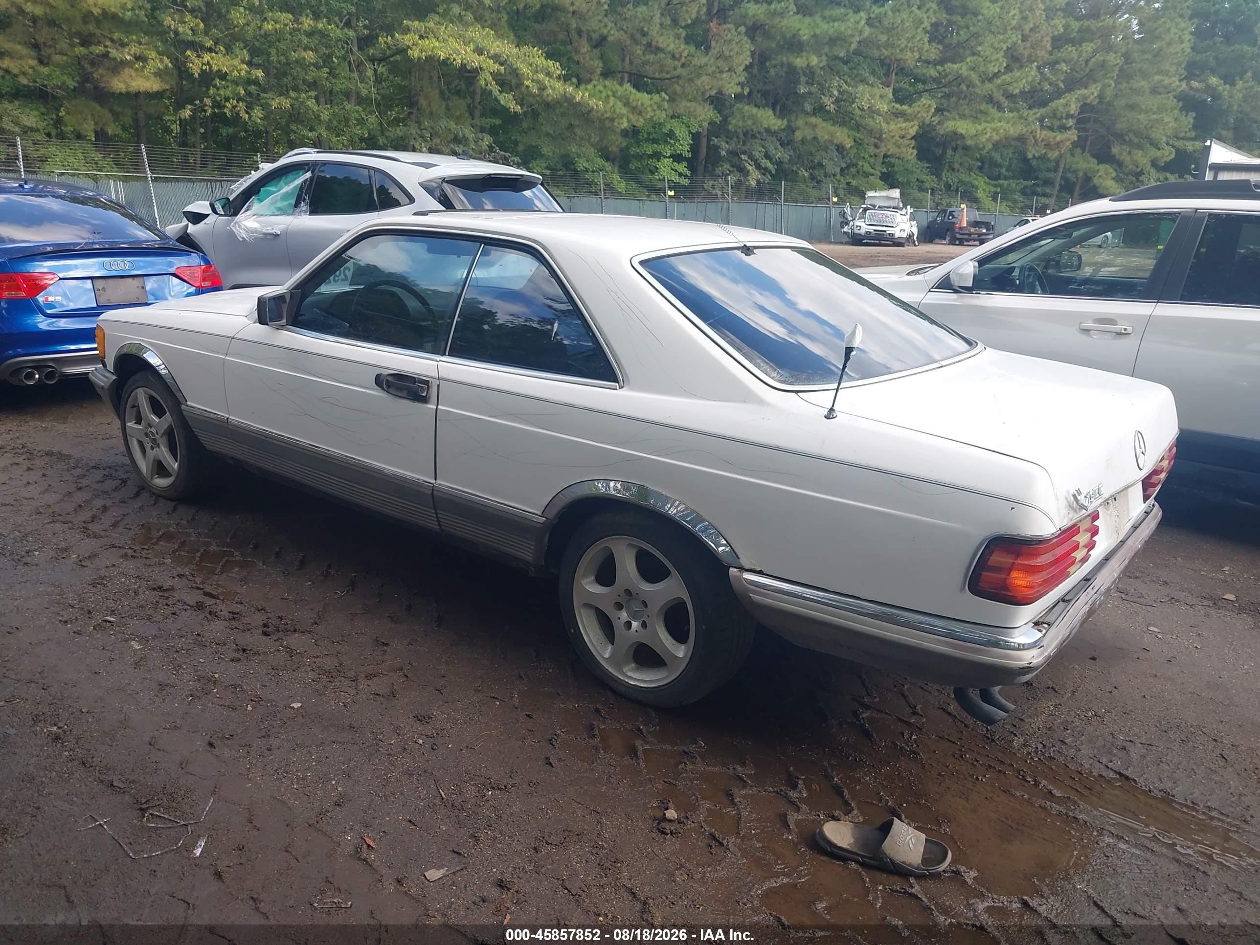 1982 Mercedes C500 White vin: WDB12604412000092