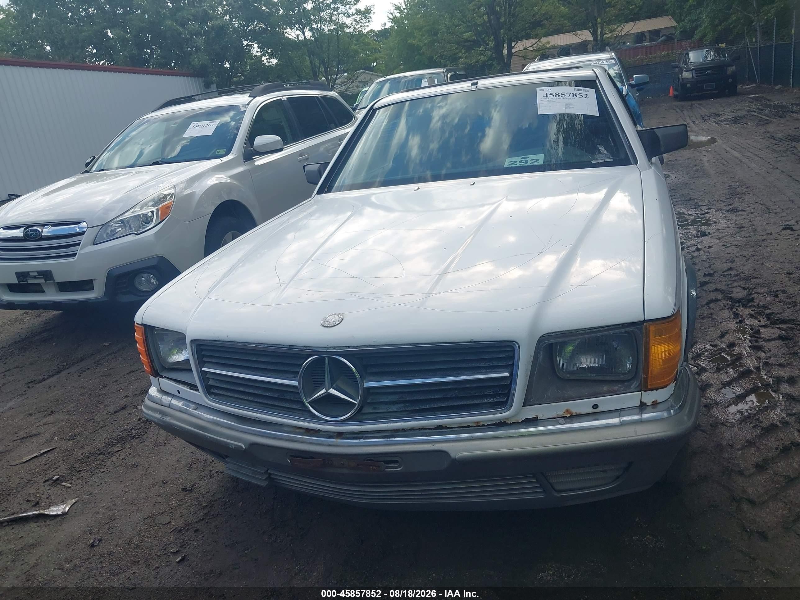 1982 Mercedes C500 White vin: WDB12604412000092
