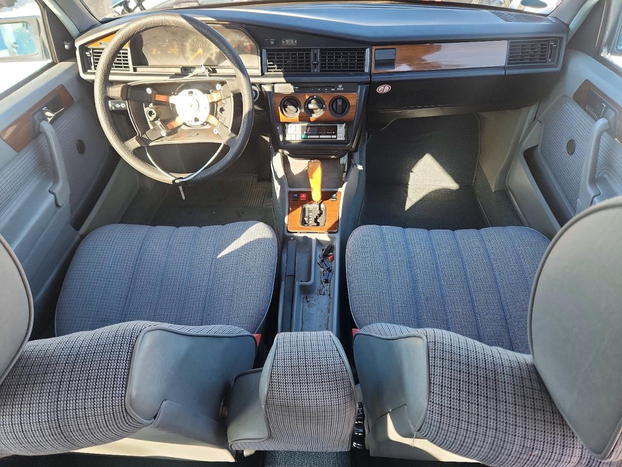 1985 Mercedes-benz 190 E Бирюзовый vin: WDB2010241A188921