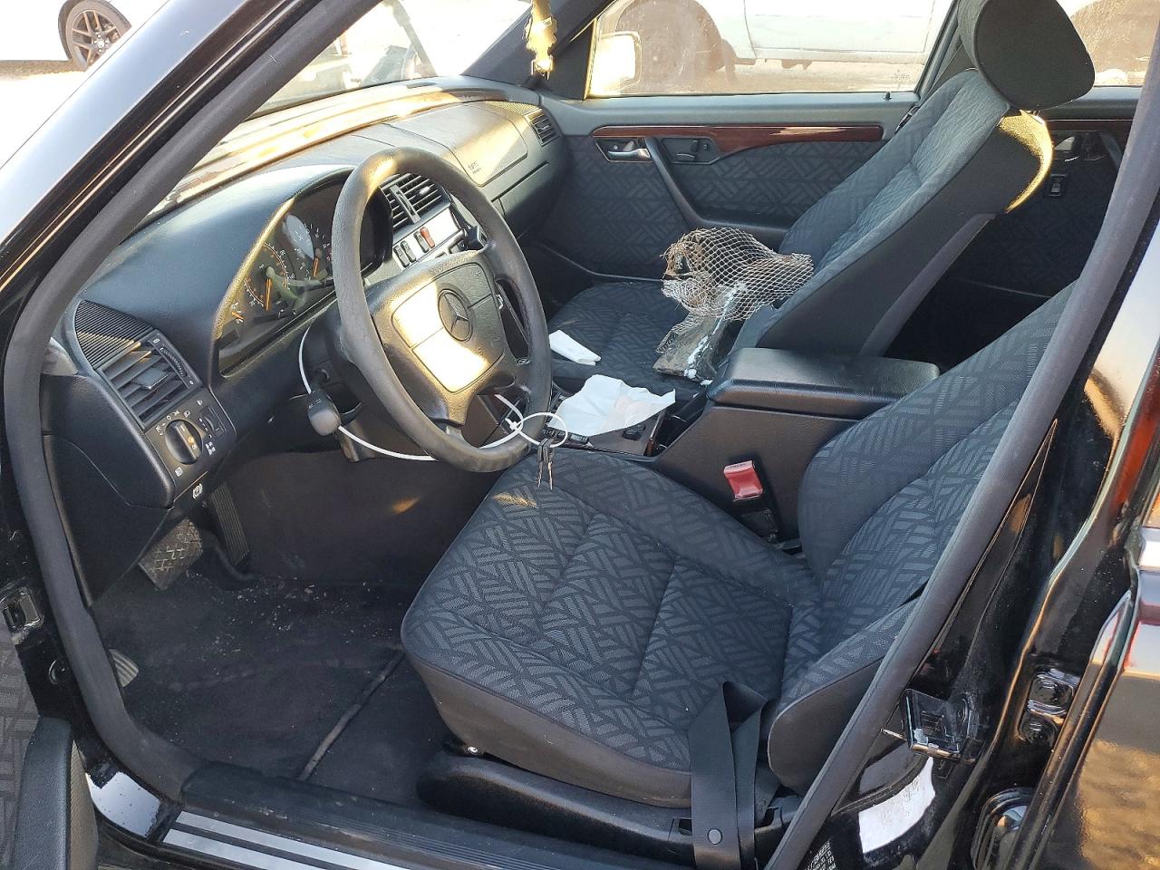 1999 Mercedes-benz C 230 Black vin: WDB2020221F233046