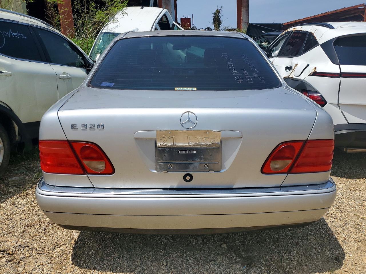 1996 Mercedes Benz E-class E320 Серебряный vin: WDB2100551A228994