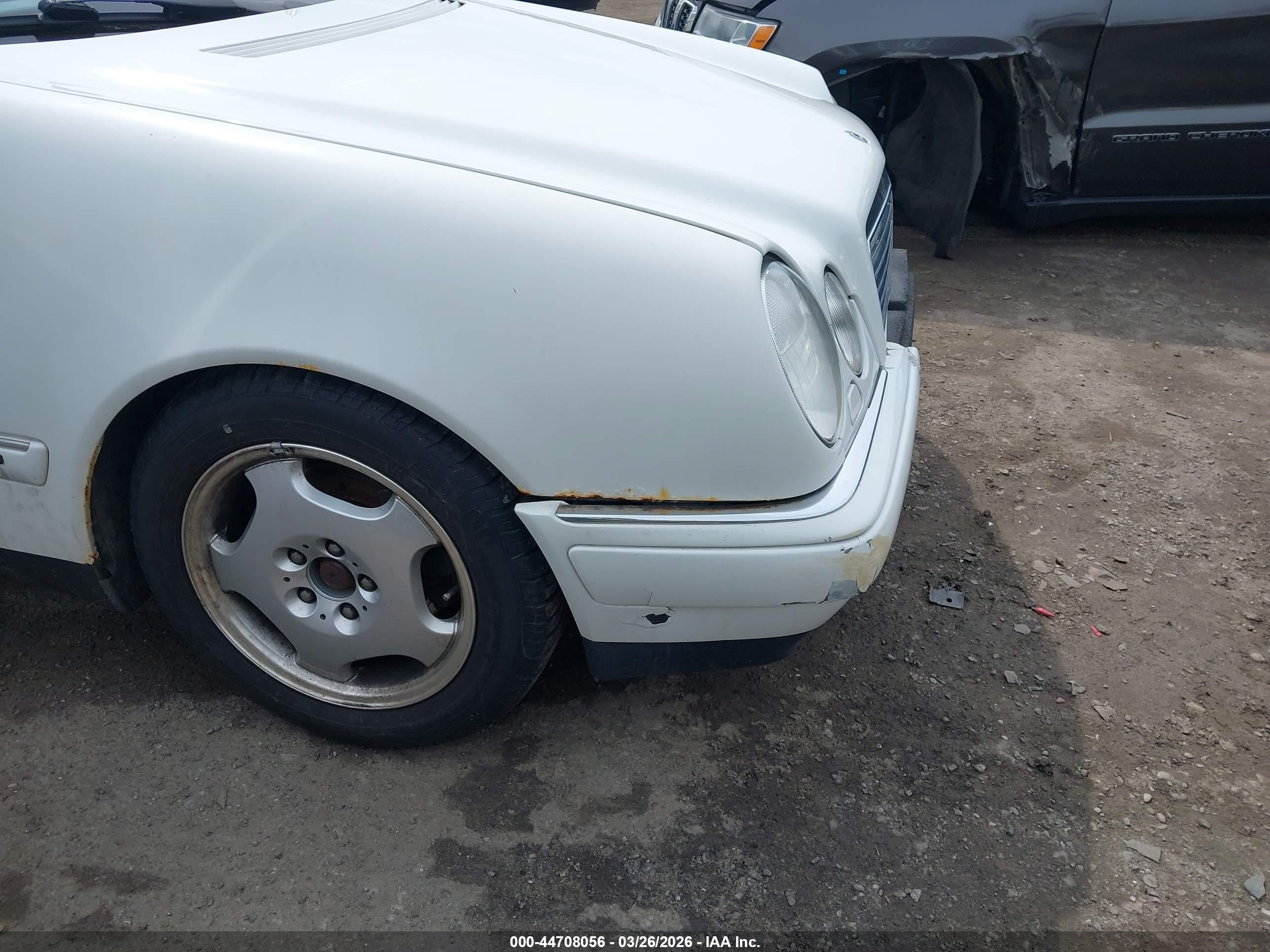 1998 Mercedes-benz E430   White vin: WDB2100702A625772
