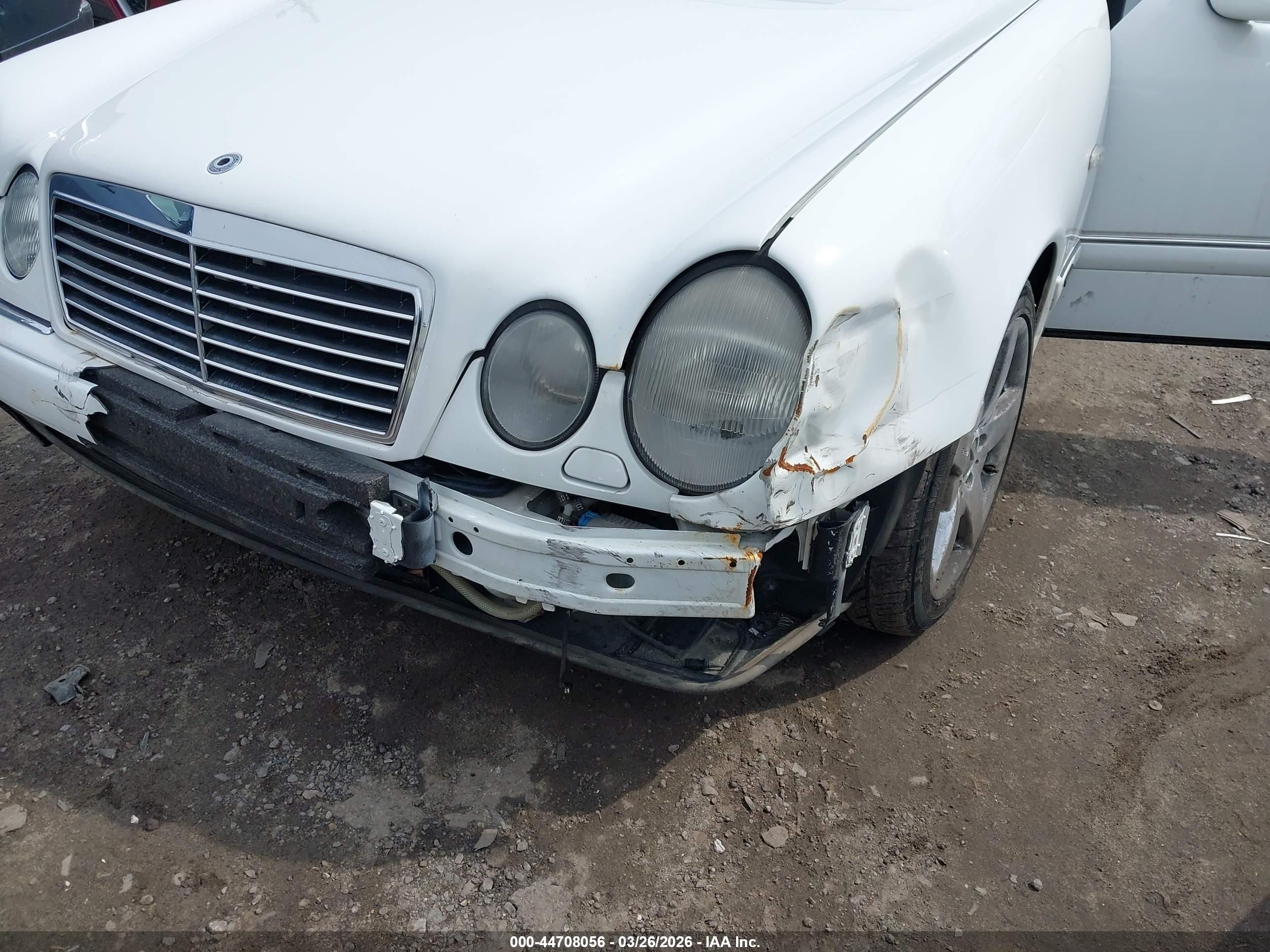 1998 Mercedes-benz E430   White vin: WDB2100702A625772