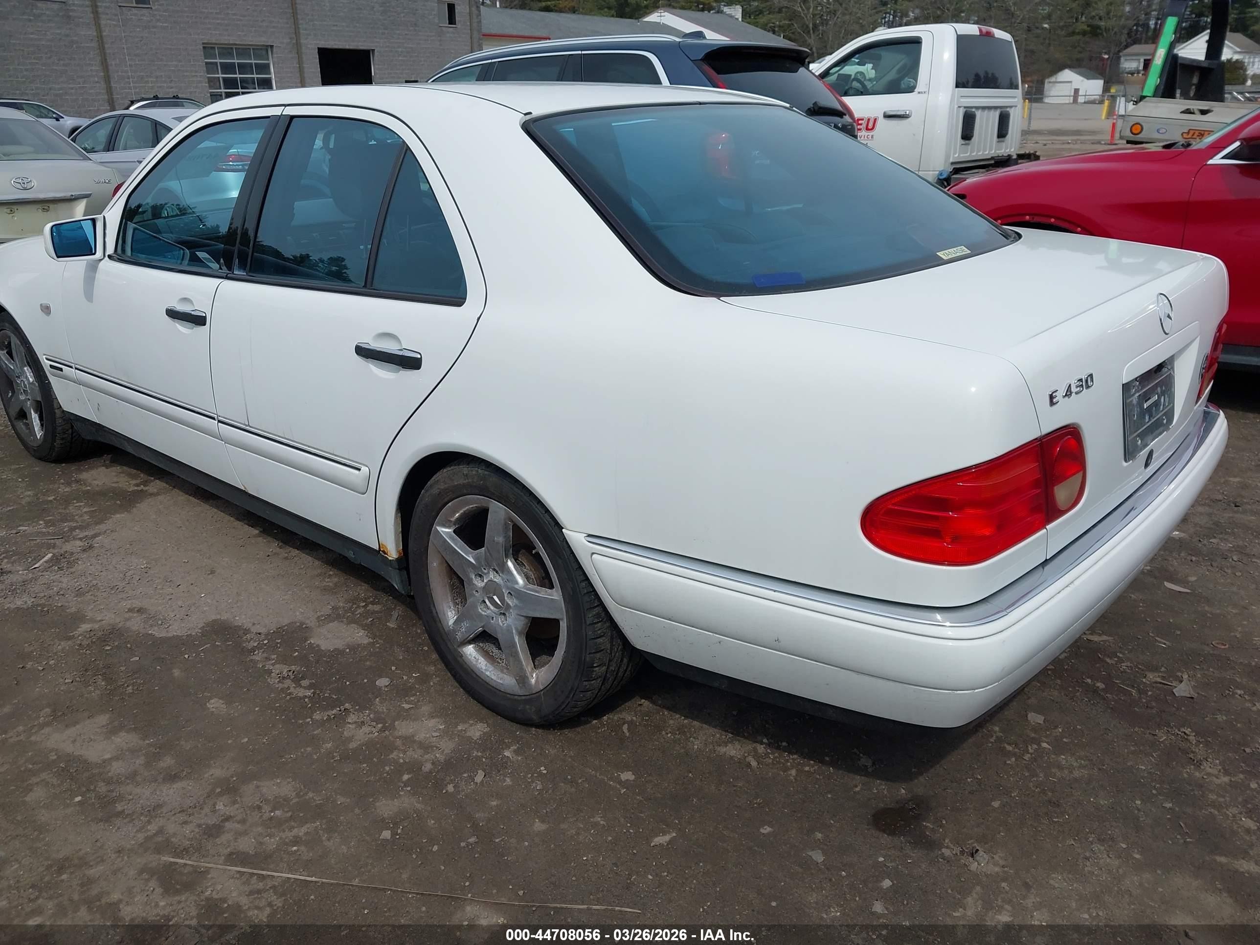 1998 Mercedes-benz E430   White vin: WDB2100702A625772