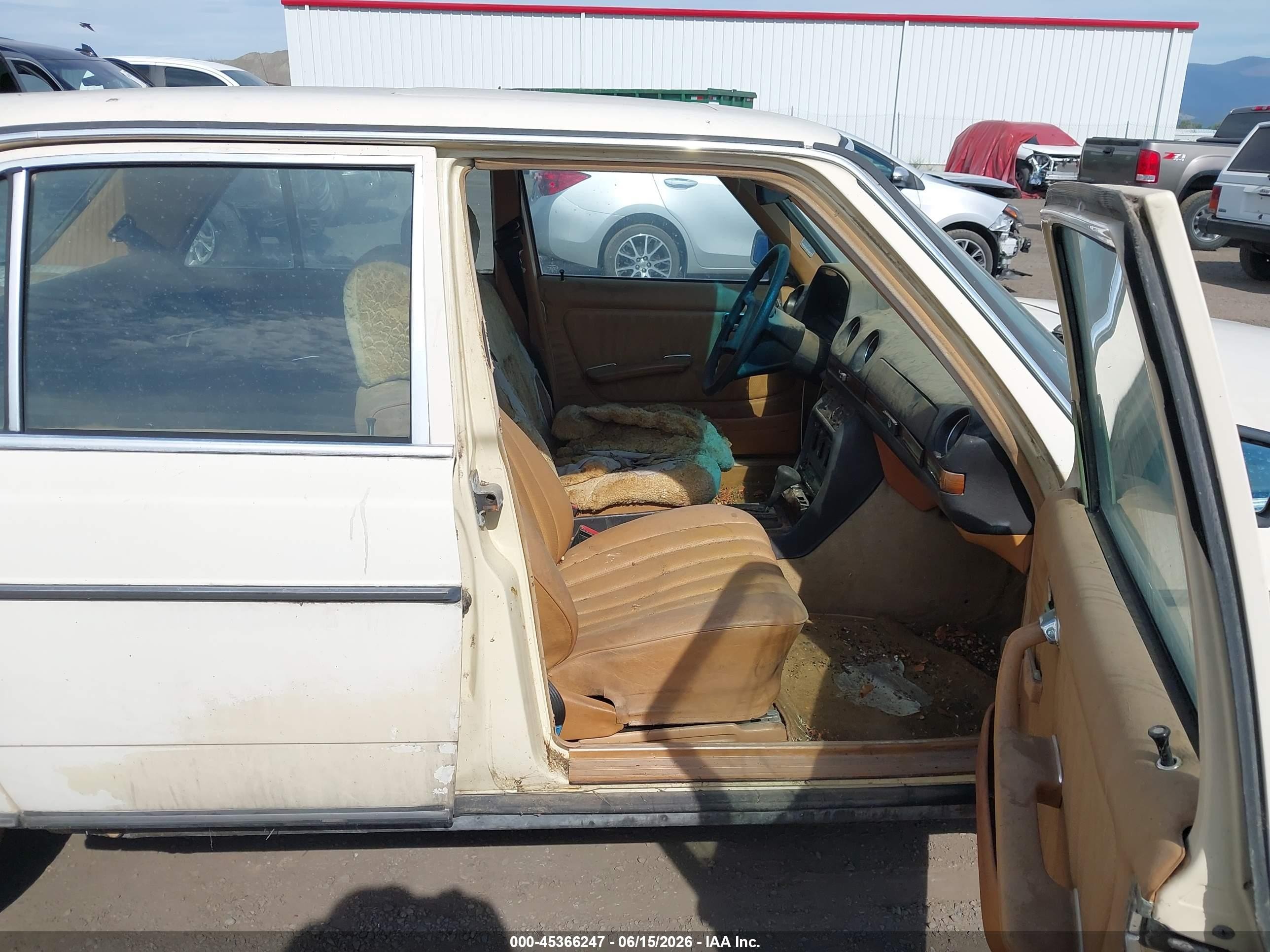 1983 Mercedes-benz 240 D Beige vin: WDBAB23A0DB390329