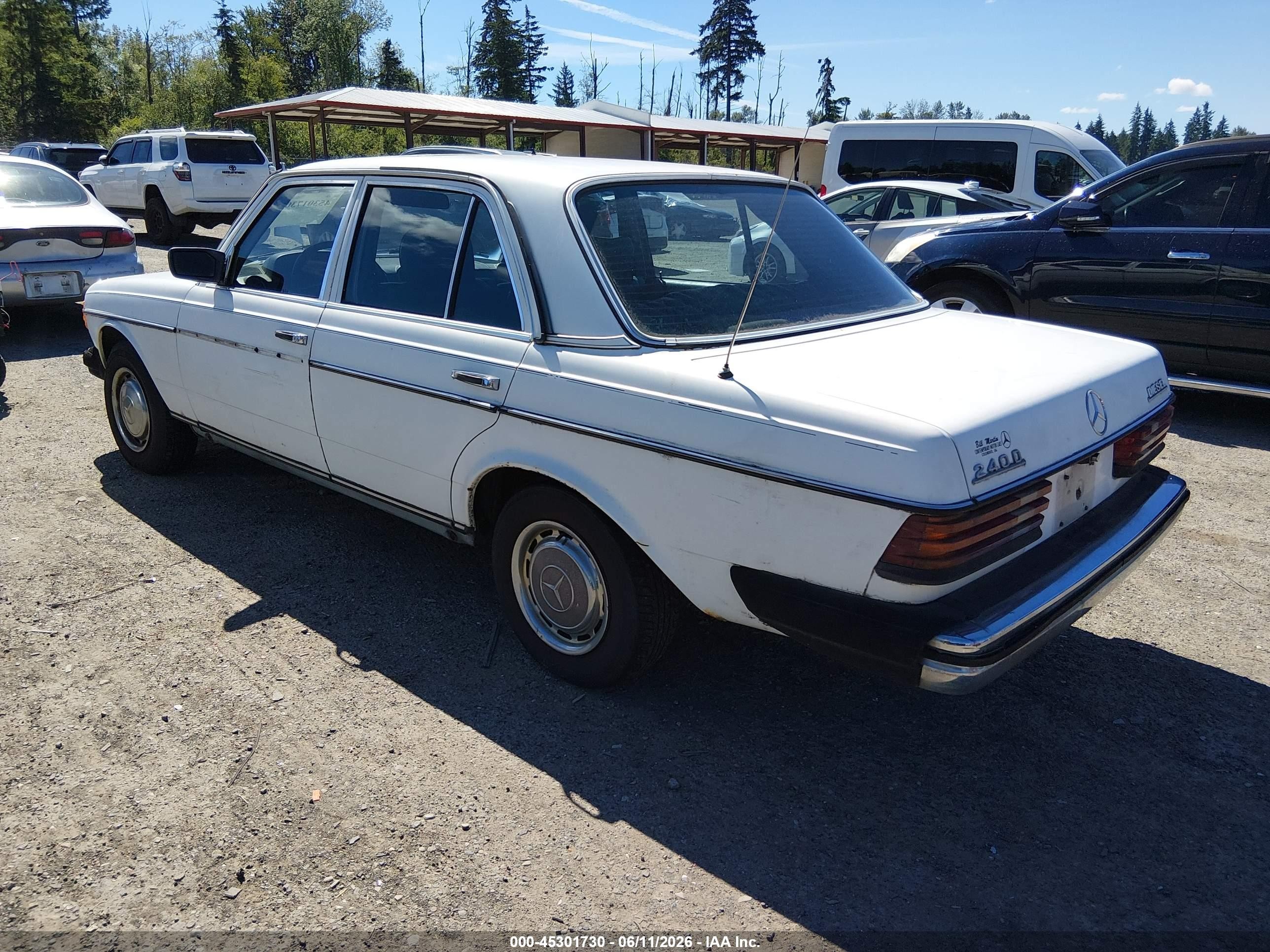 1983 Mercedes-benz 240 D White vin: WDBAB23A2DB385990