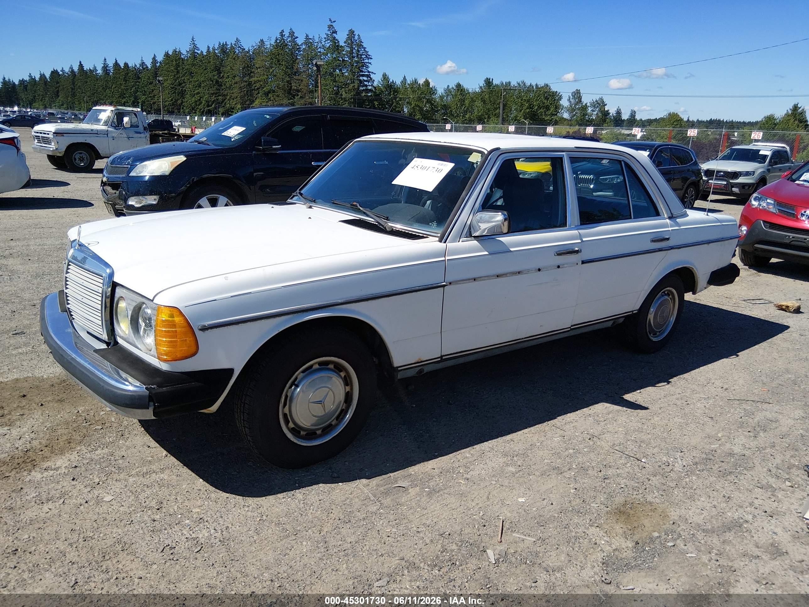 1983 Mercedes-benz 240 D White vin: WDBAB23A2DB385990