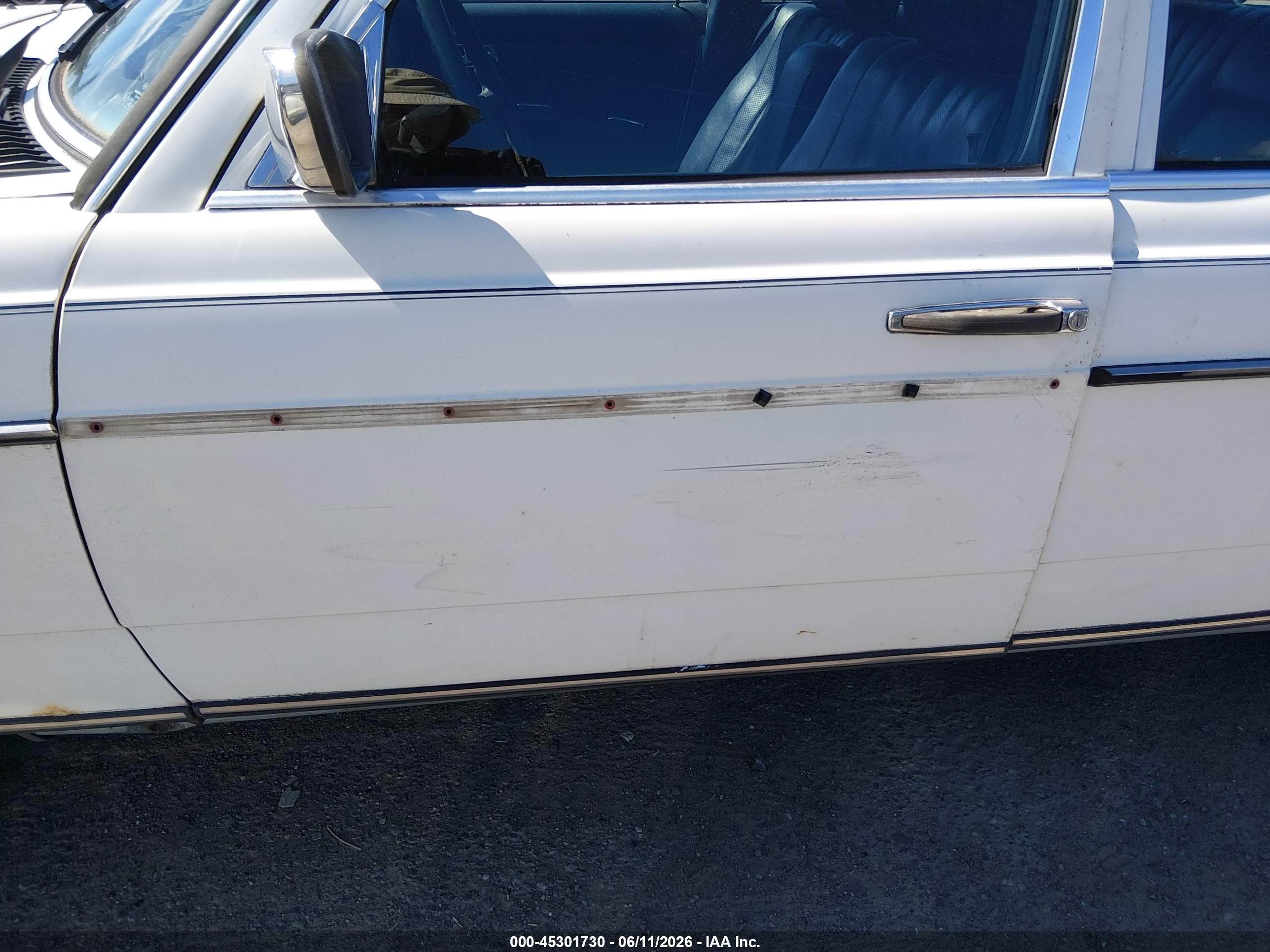 1983 Mercedes-benz 240 D White vin: WDBAB23A2DB385990