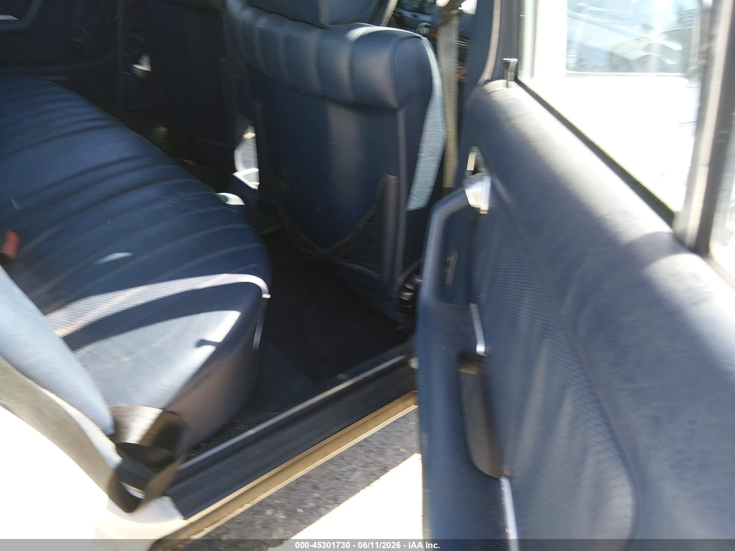 1983 Mercedes-benz 240 D White vin: WDBAB23A2DB385990