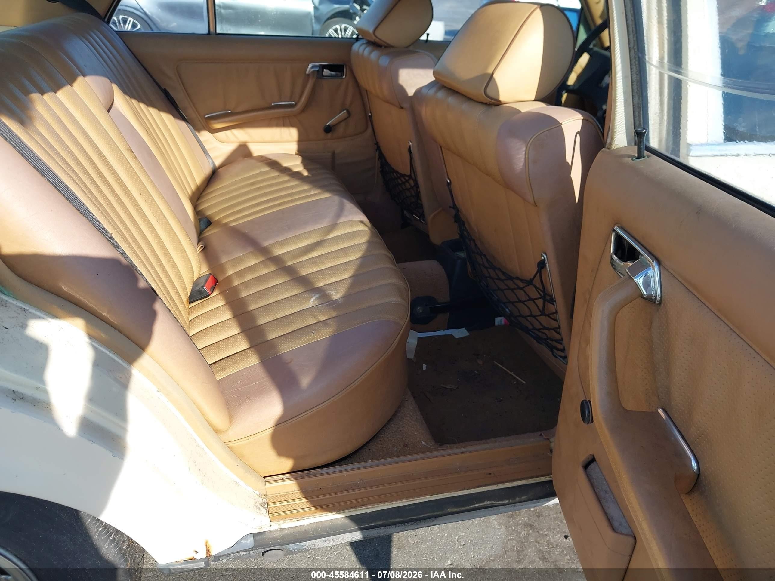 1982 Mercedes-benz 240 D White vin: WDBAB23A4CB328303