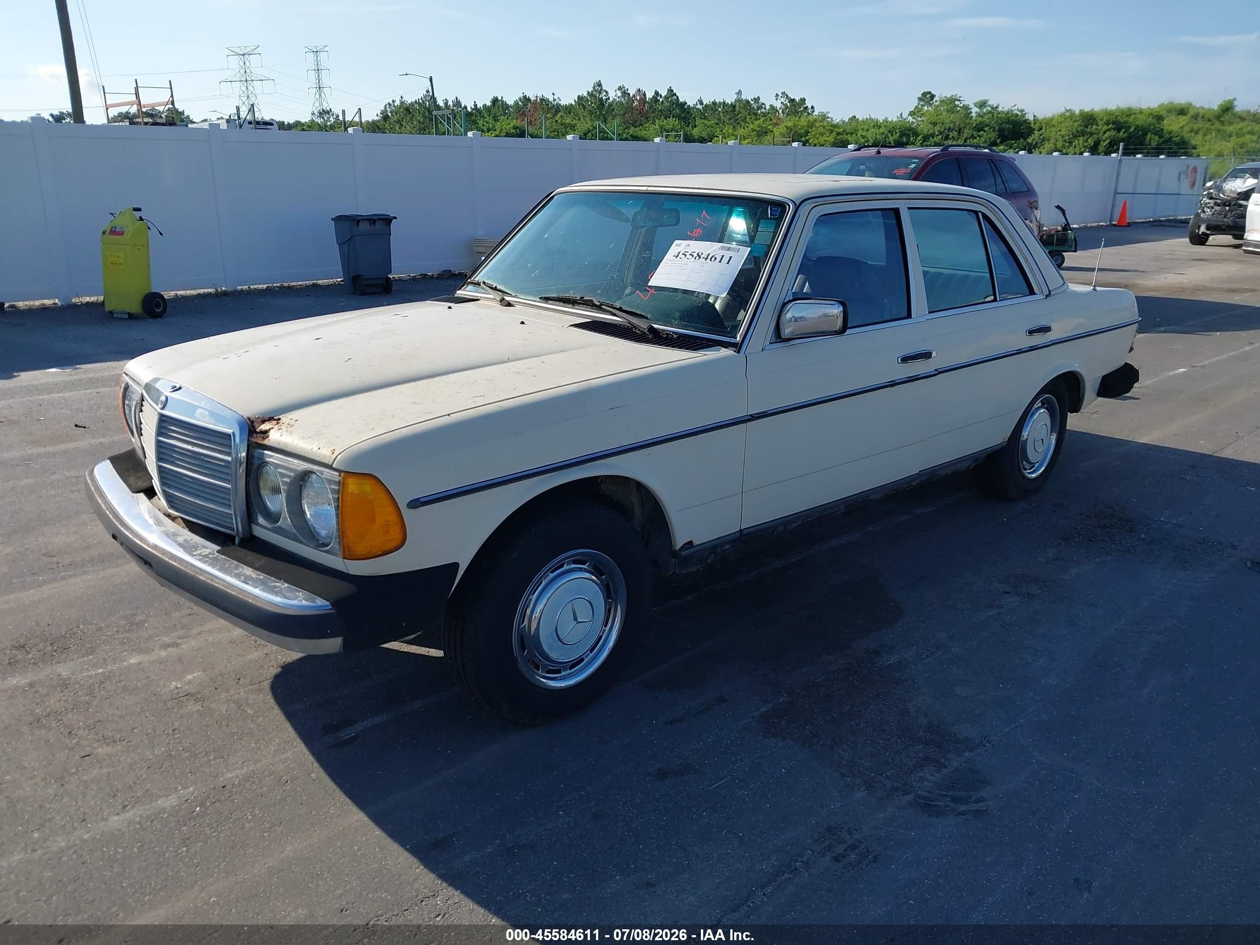 1982 Mercedes-benz 240 D White vin: WDBAB23A4CB328303