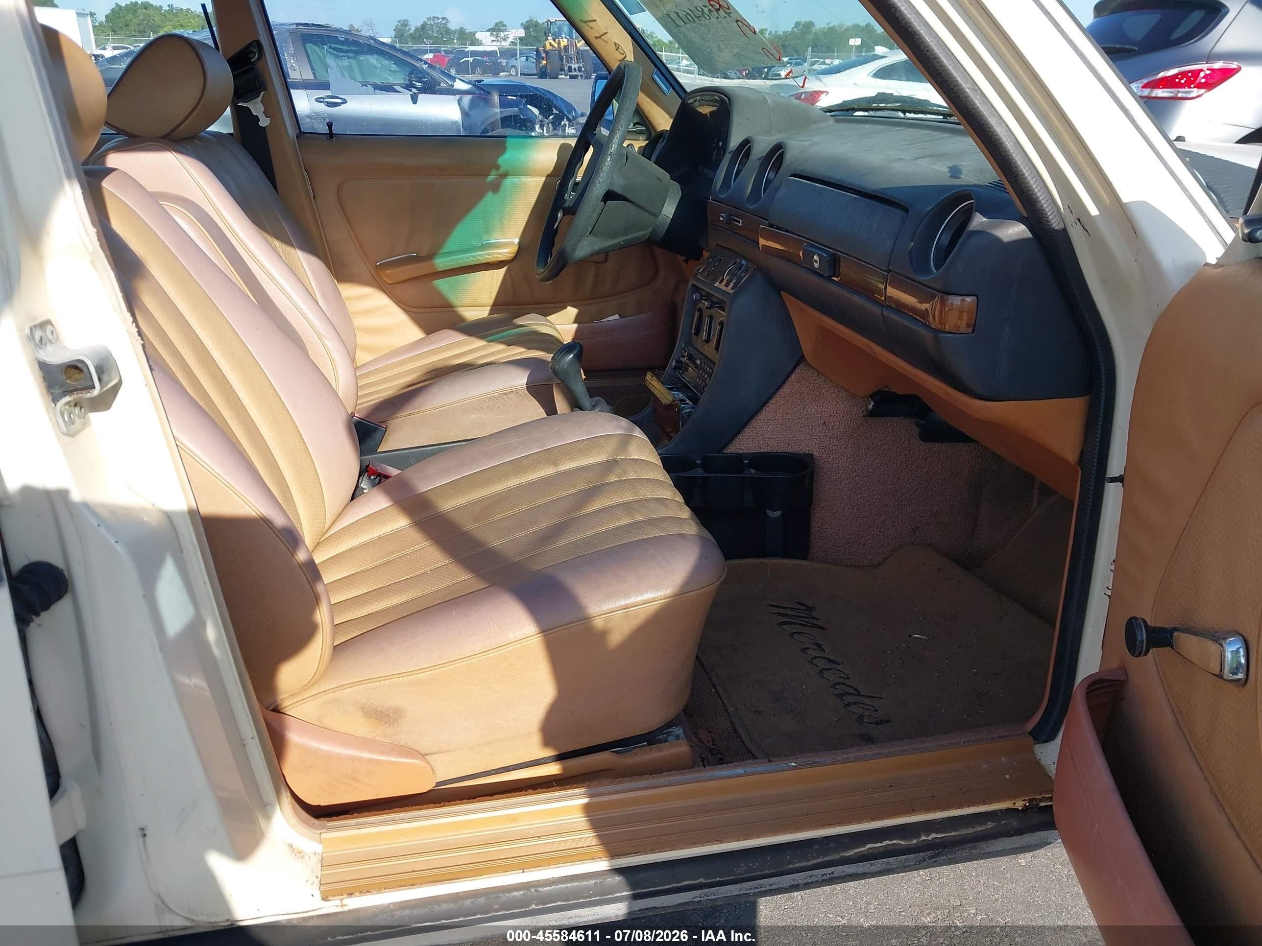 1982 Mercedes-benz 240 D White vin: WDBAB23A4CB328303