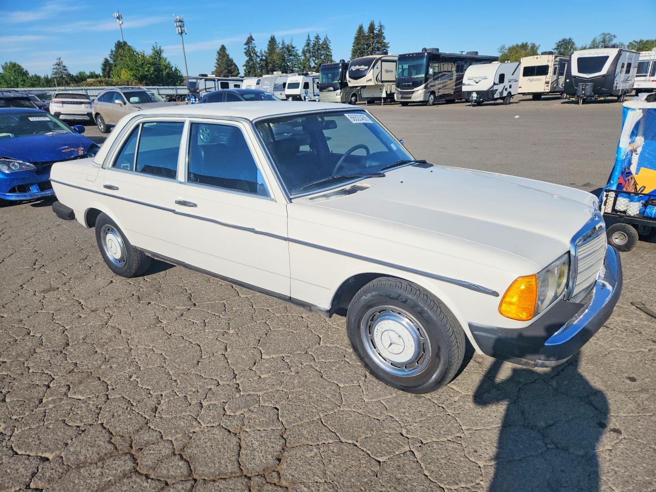 1982 Mercedes-benz 240 D White vin: WDBAB23A7CB307686