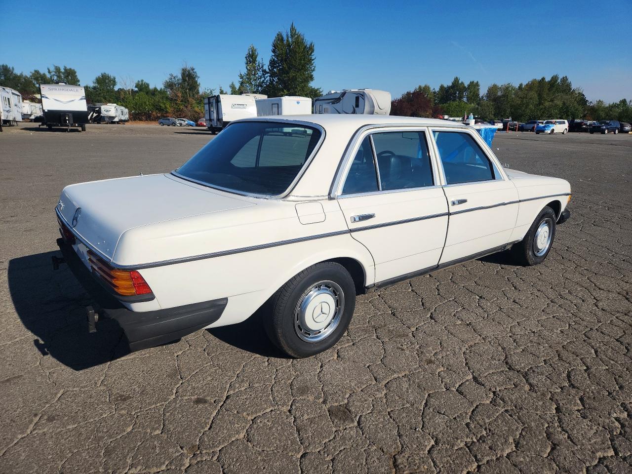 1982 Mercedes-benz 240 D White vin: WDBAB23A7CB307686
