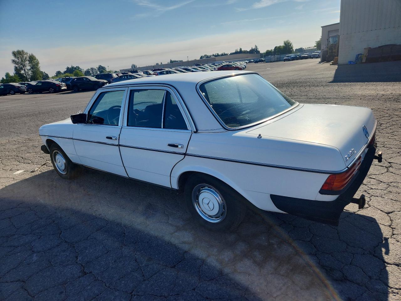 1982 Mercedes-benz 240 D White vin: WDBAB23A7CB307686