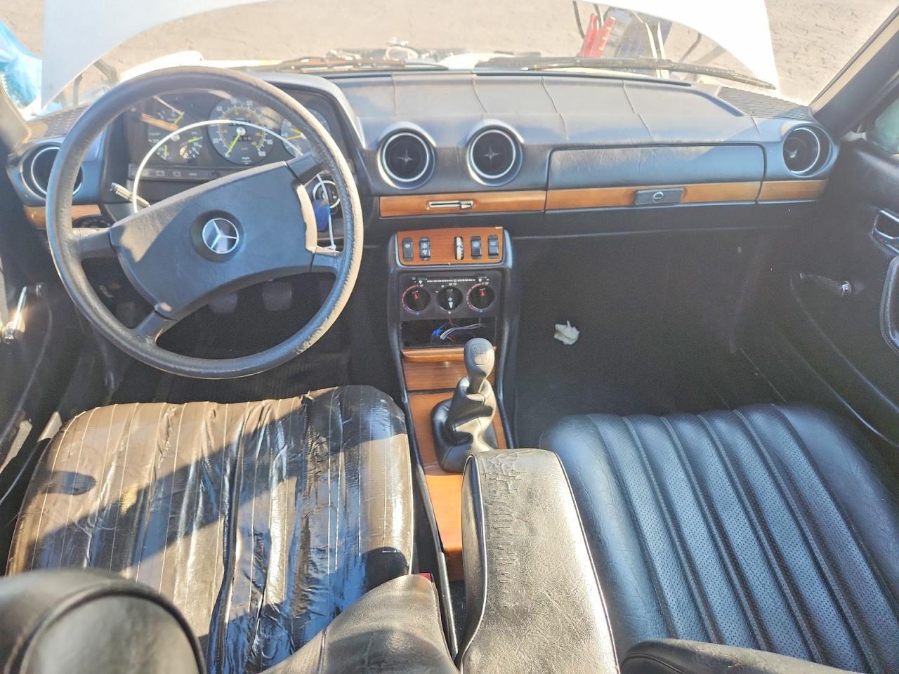 1982 Mercedes-benz 240 D White vin: WDBAB23A7CB307686
