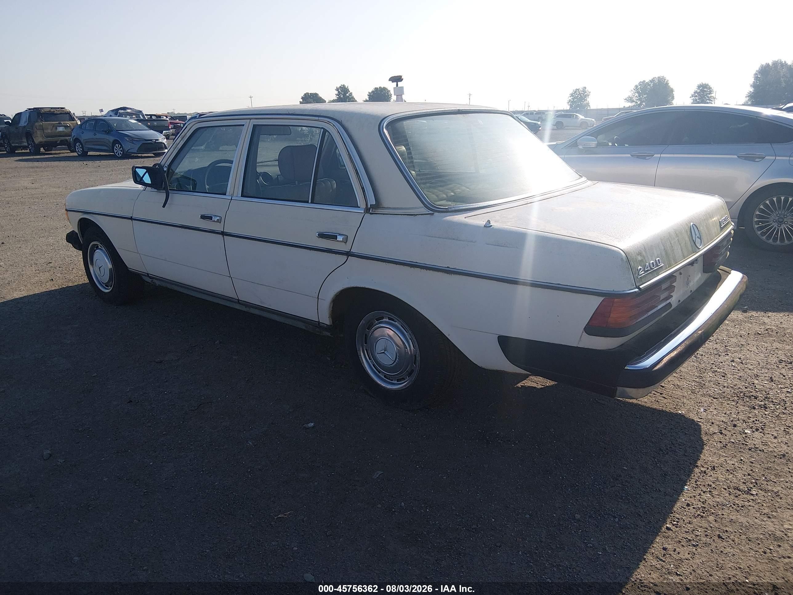 1983 Mercedes-benz 240 D White vin: WDBAB23A9DB407032