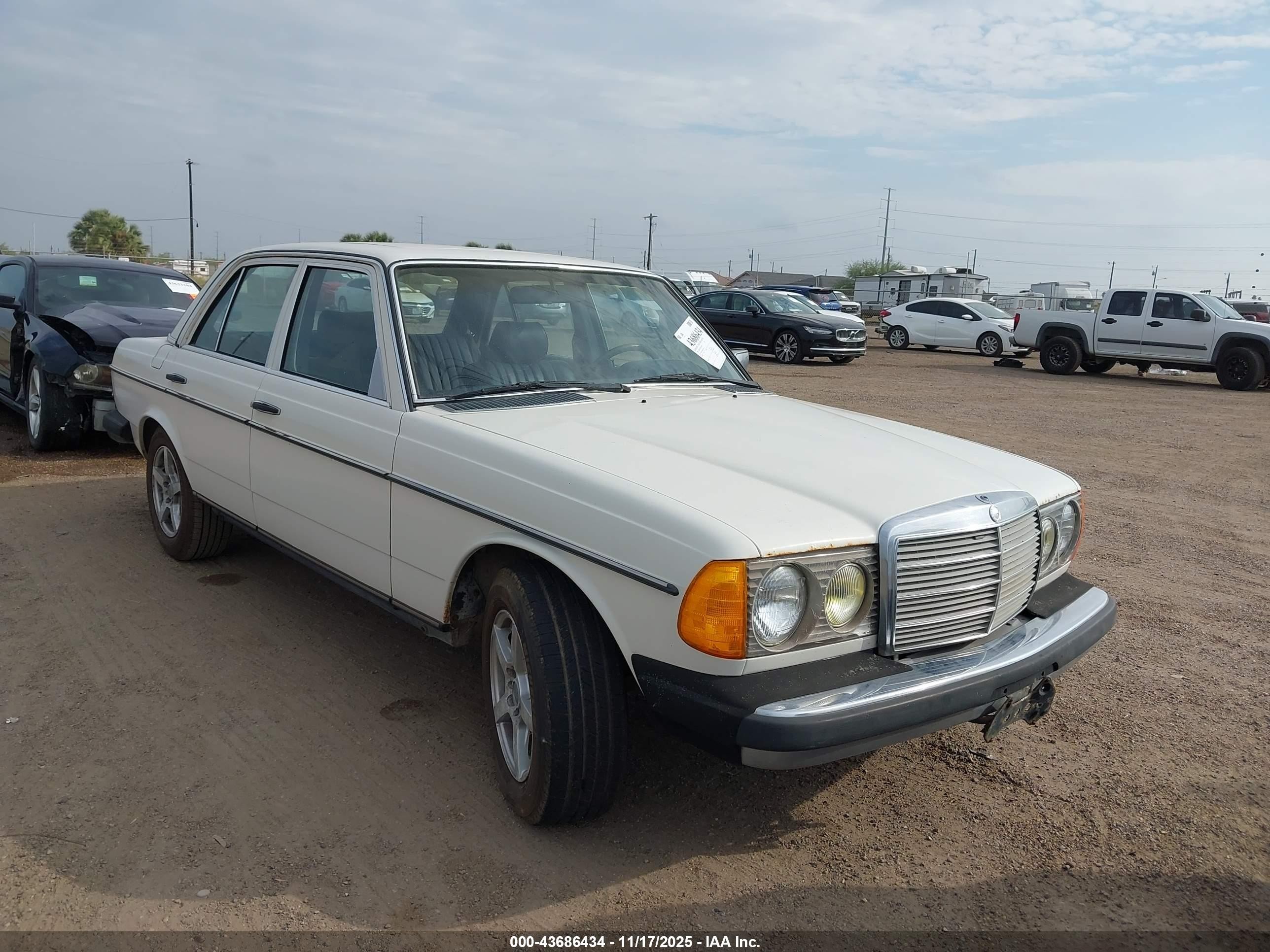 1981 Mercedes-benz 300 D White vin: WDBAB30A4BB251506
