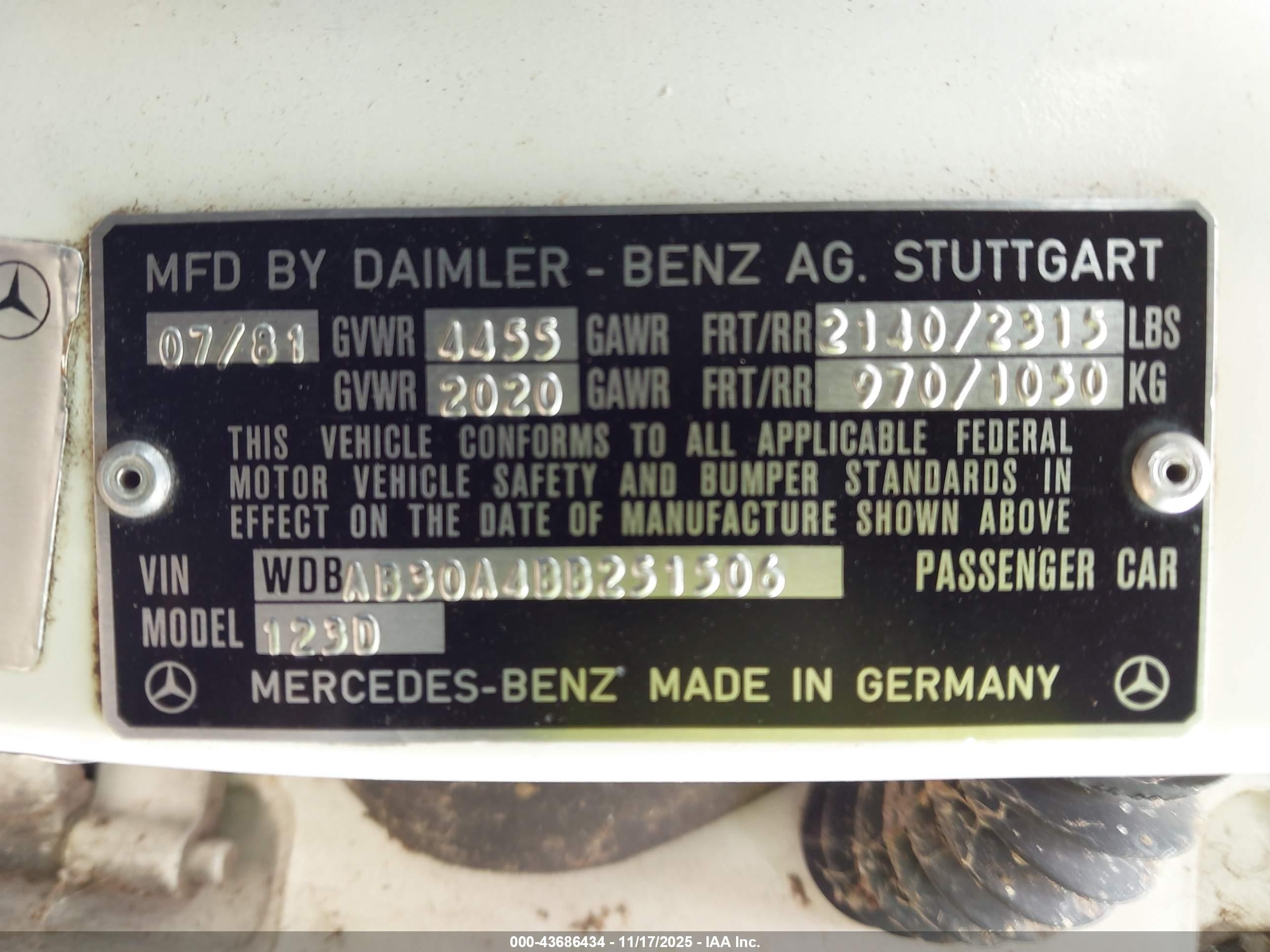 1981 Mercedes-benz 300 D White vin: WDBAB30A4BB251506