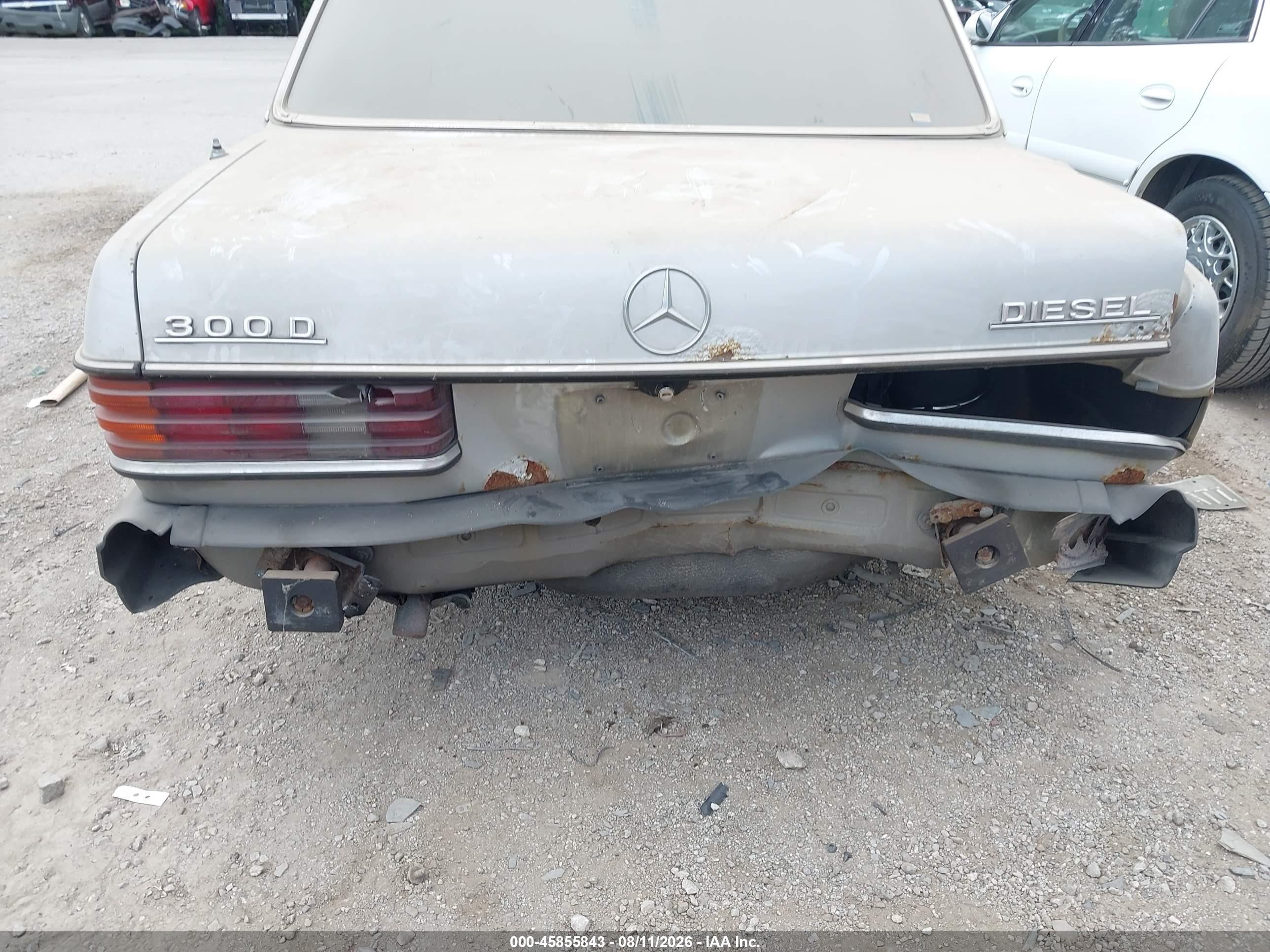 1981 Mercedes-benz 300 D Серебряный vin: WDBAB30A9BB223572