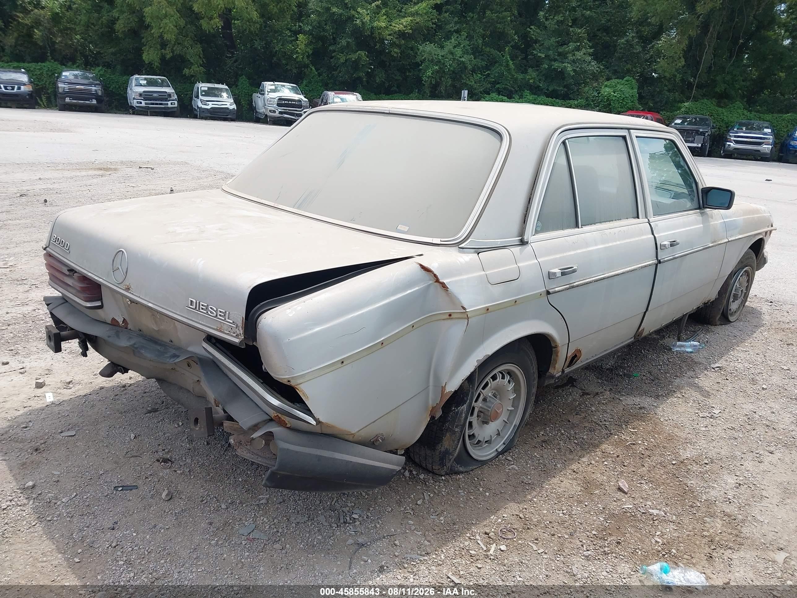 1981 Mercedes-benz 300 D Серебряный vin: WDBAB30A9BB223572