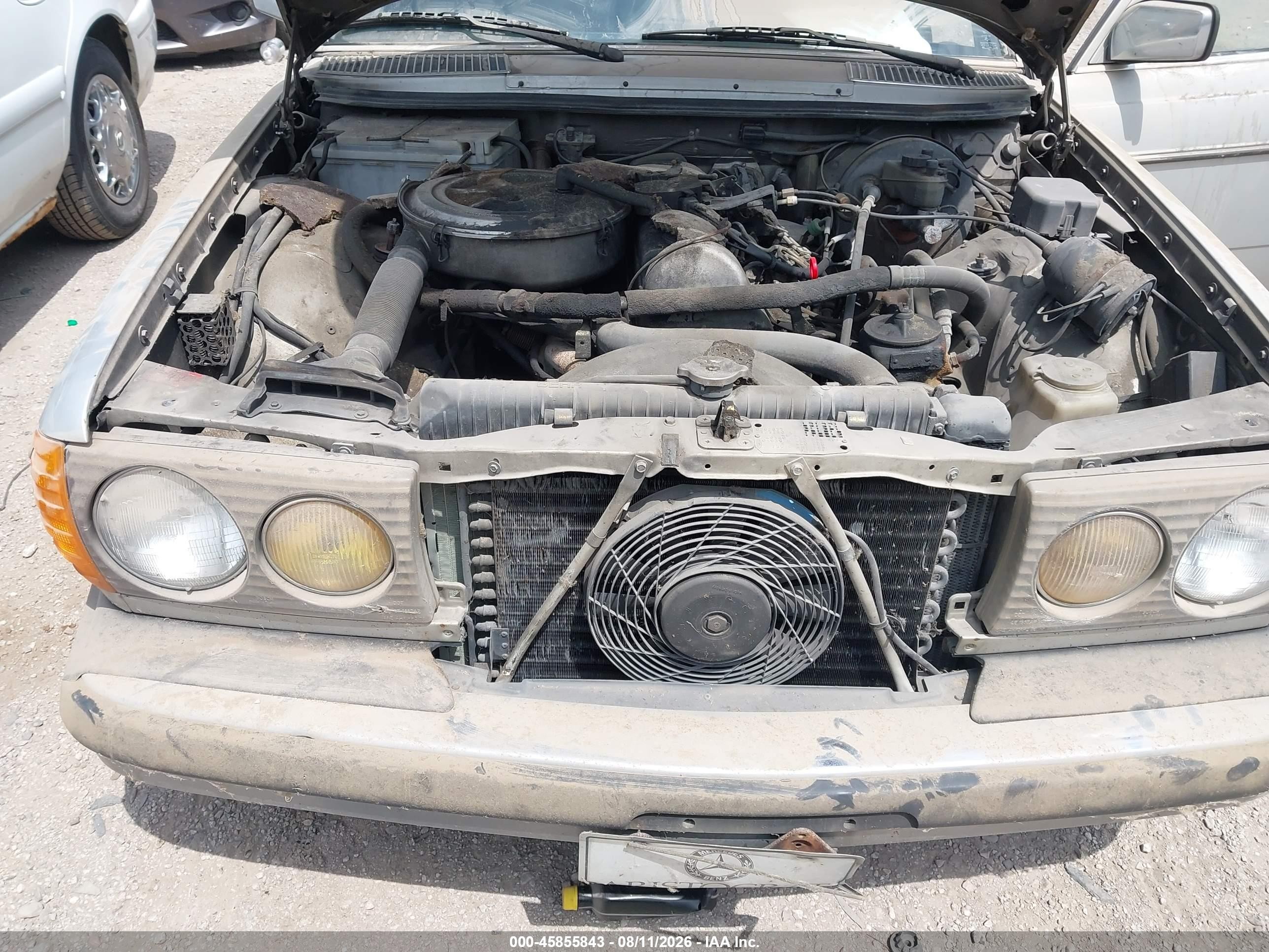 1981 Mercedes-benz 300 D Серебряный vin: WDBAB30A9BB223572