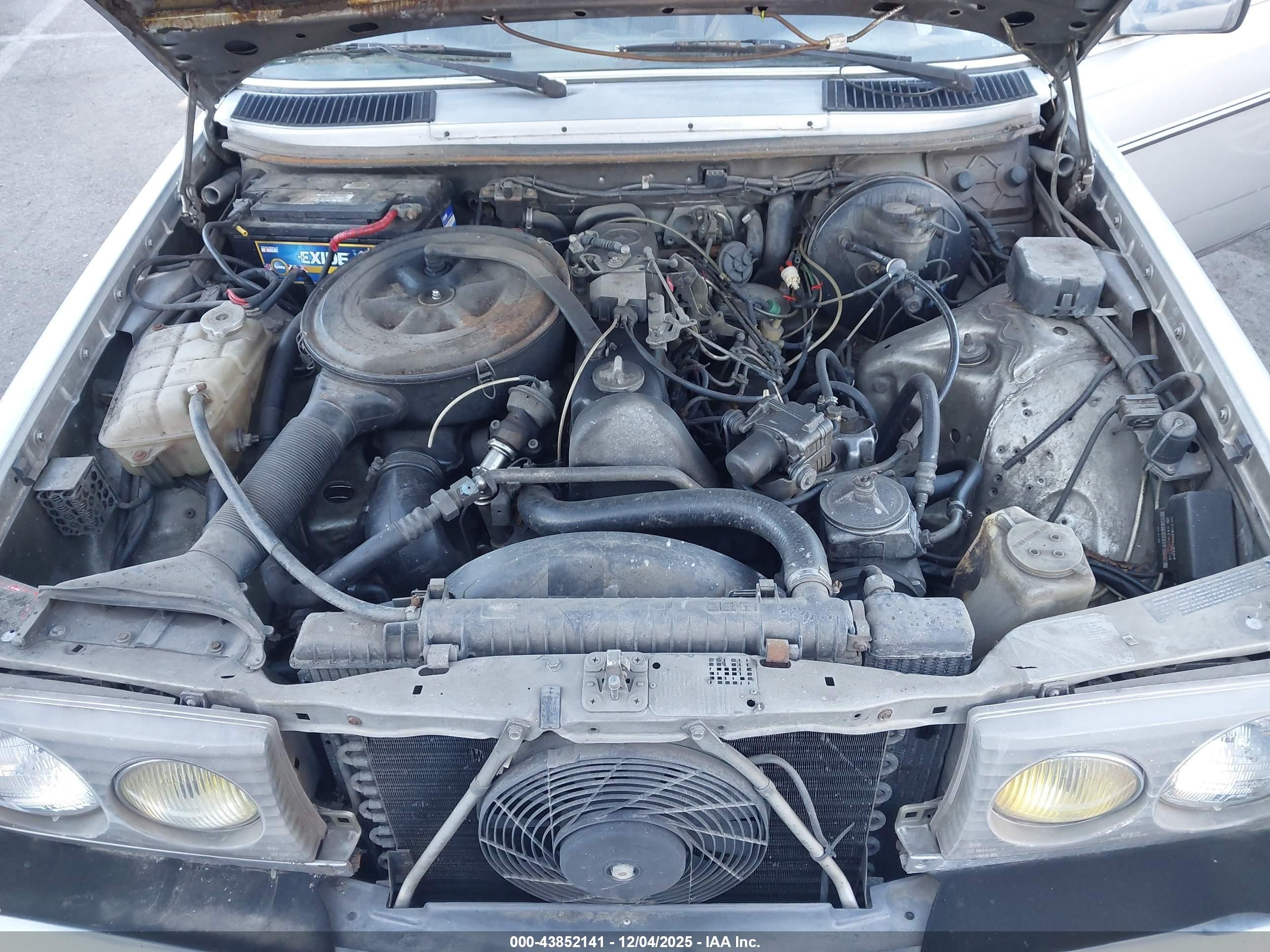 1983 Mercedes-benz 300 Dt Серебряный vin: WDBAB33A0DB022707