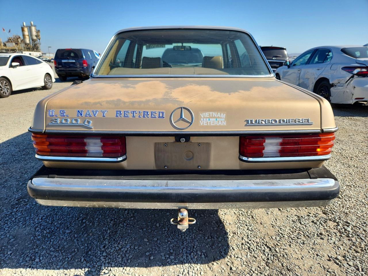 1984 Mercedes-benz 300 Dt Gold vin: WDBAB33A0EA036243