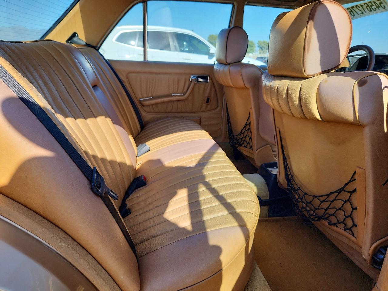 1984 Mercedes-benz 300 Dt Gold vin: WDBAB33A0EA036243