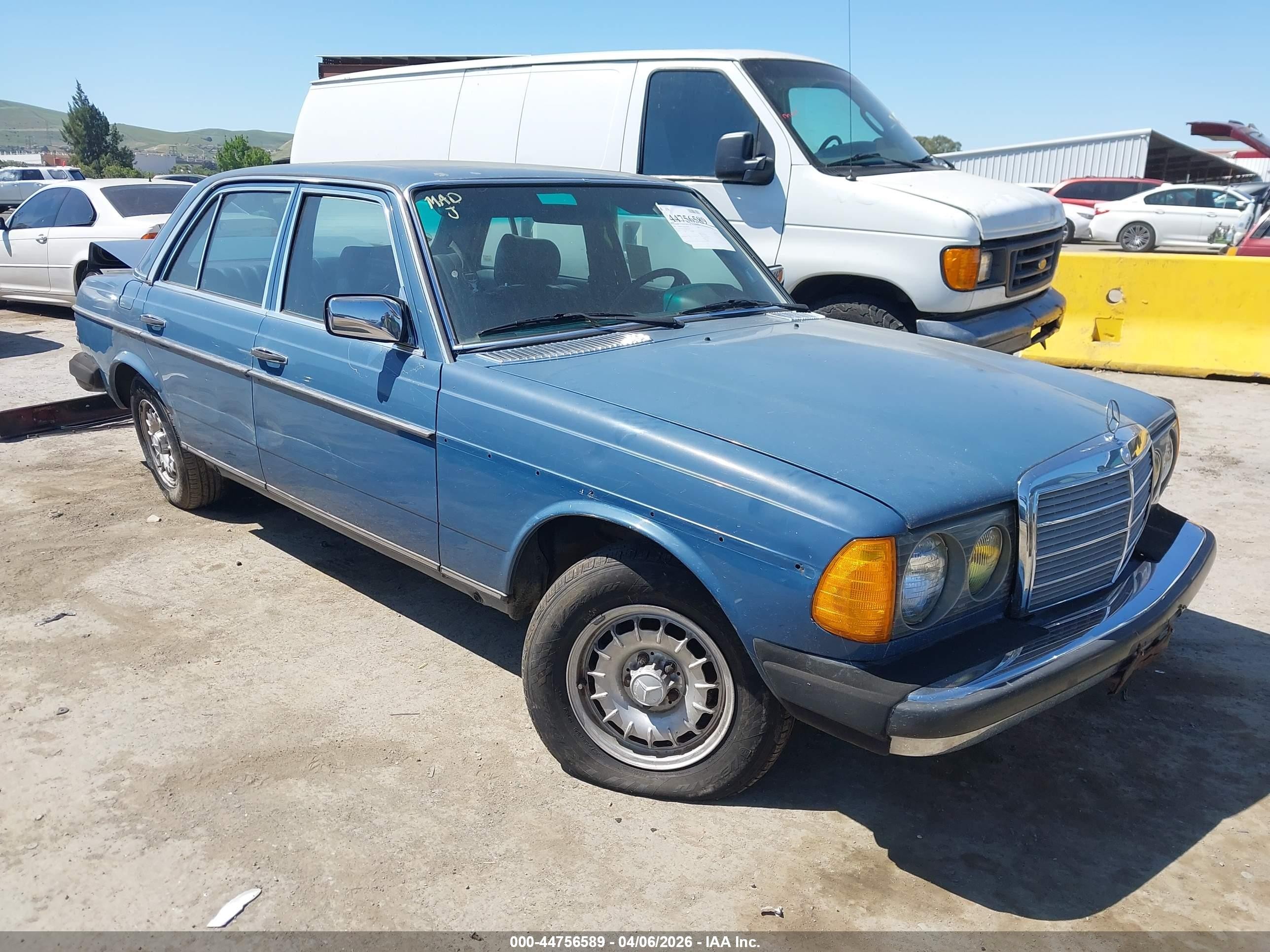 1982 Mercedes-benz 300 Dt Blue vin: WDBAB33A1CB013125