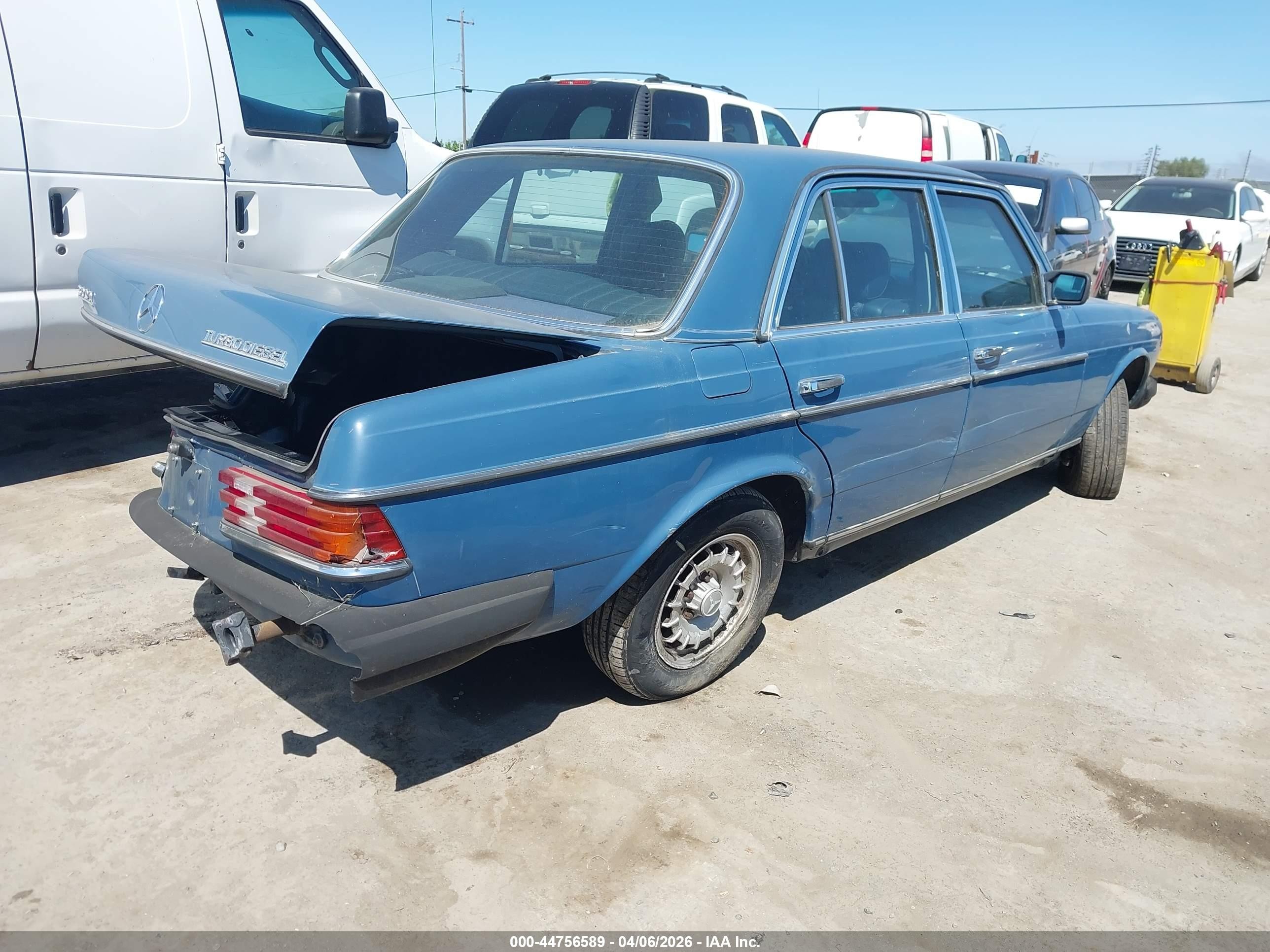 1982 Mercedes-benz 300 Dt Blue vin: WDBAB33A1CB013125