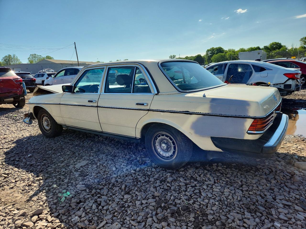 1983 Mercedes-benz 300 Dt Beige vin: WDBAB33A1DB019167